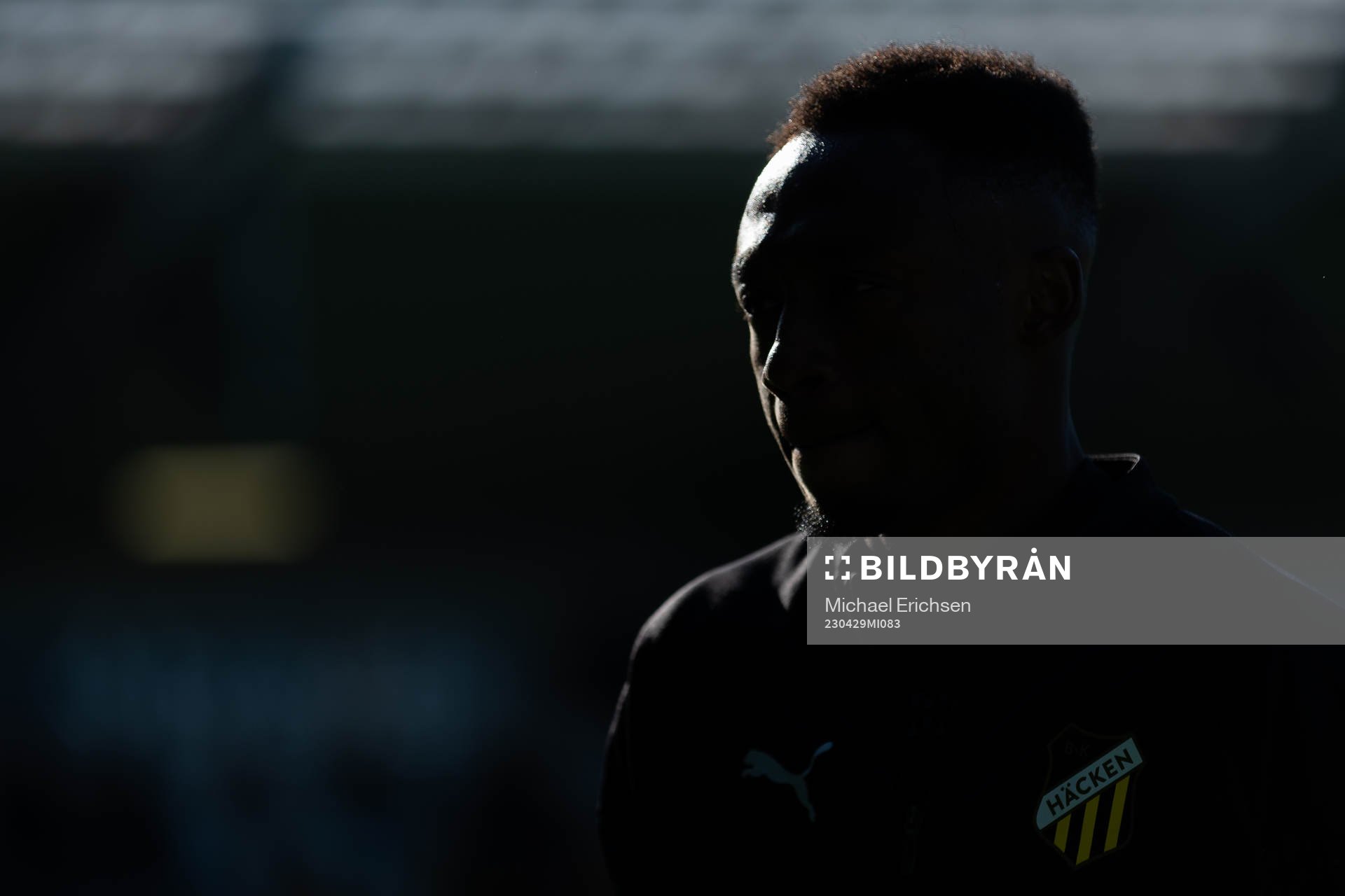 Häckens Benie Adama Traore innan fotbollsmatchen i