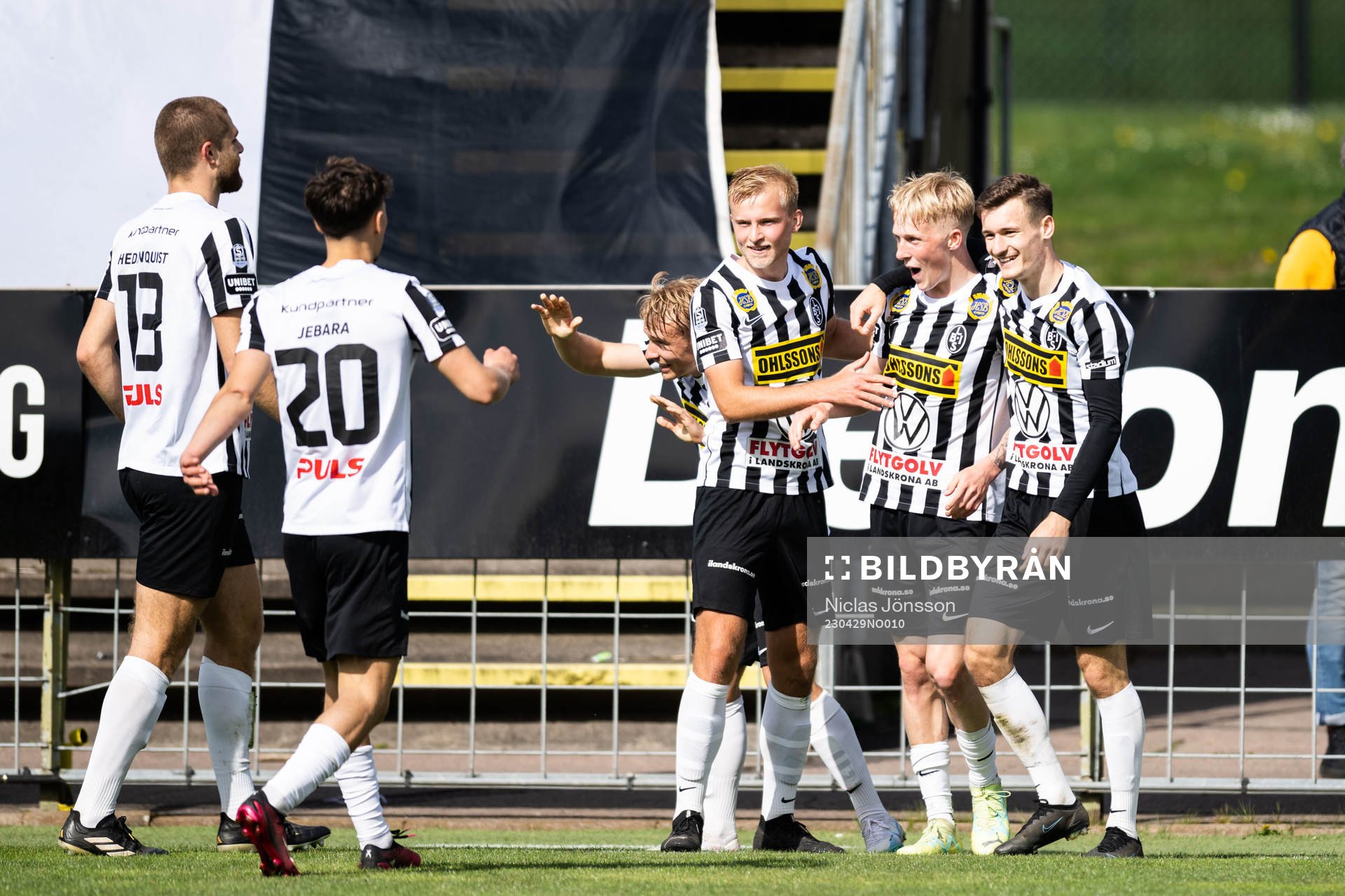 Landskronas Melker Widell jublar med Johan Rapp och Robin
