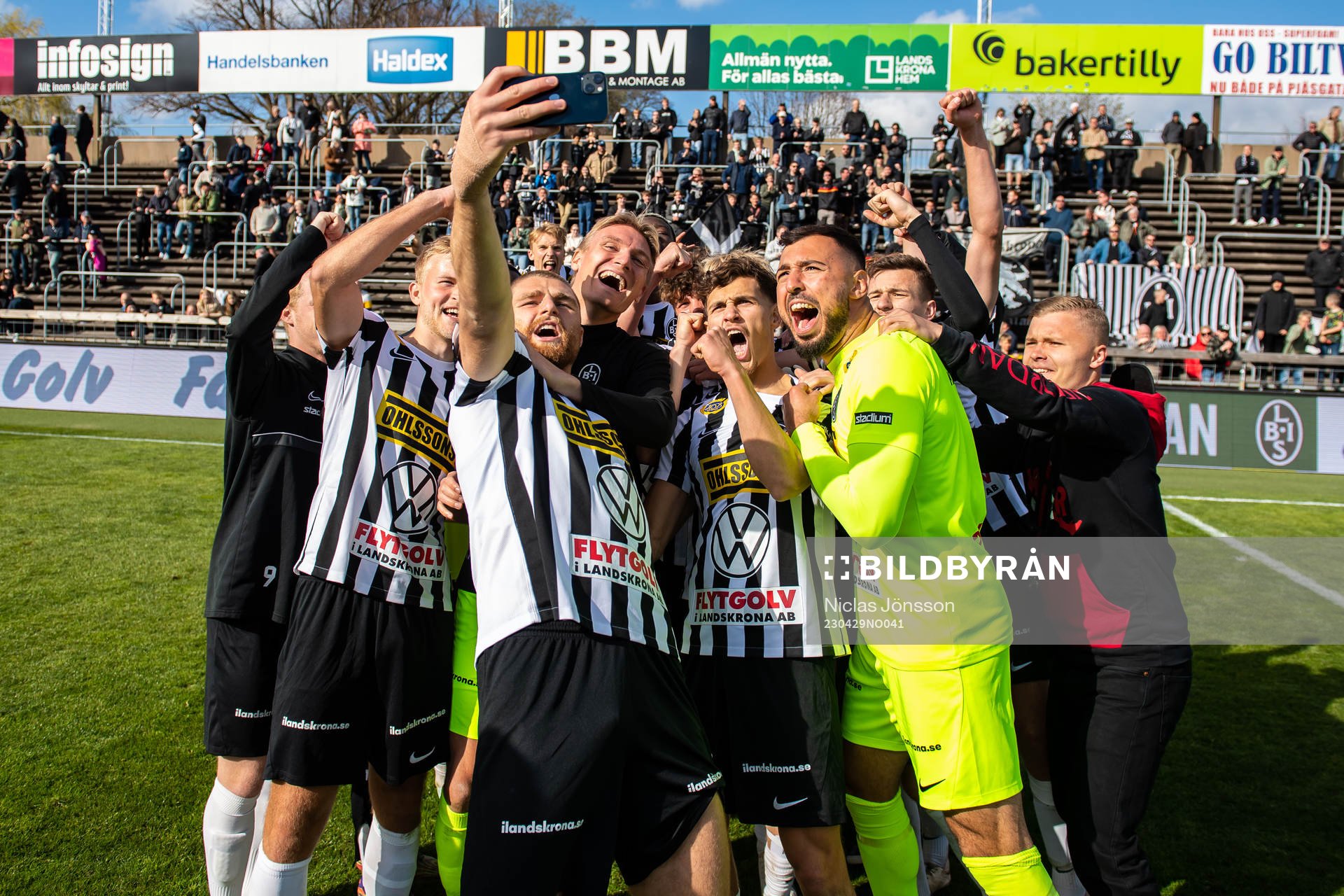 Landskronas spelarna jublar