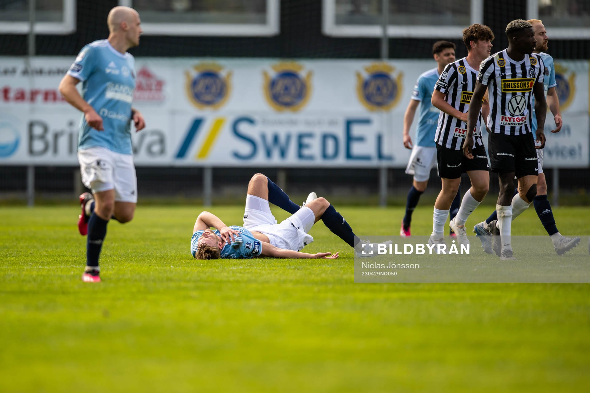 Gefles Niclas Håkansson har ont