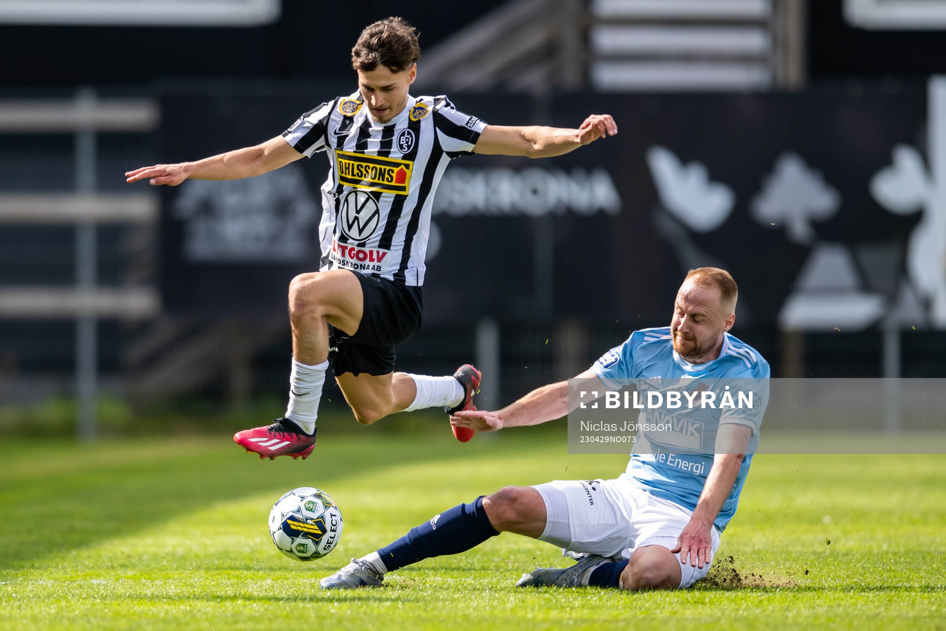 Landskronas Camil Jebara  och Gefles Oscar Lundin