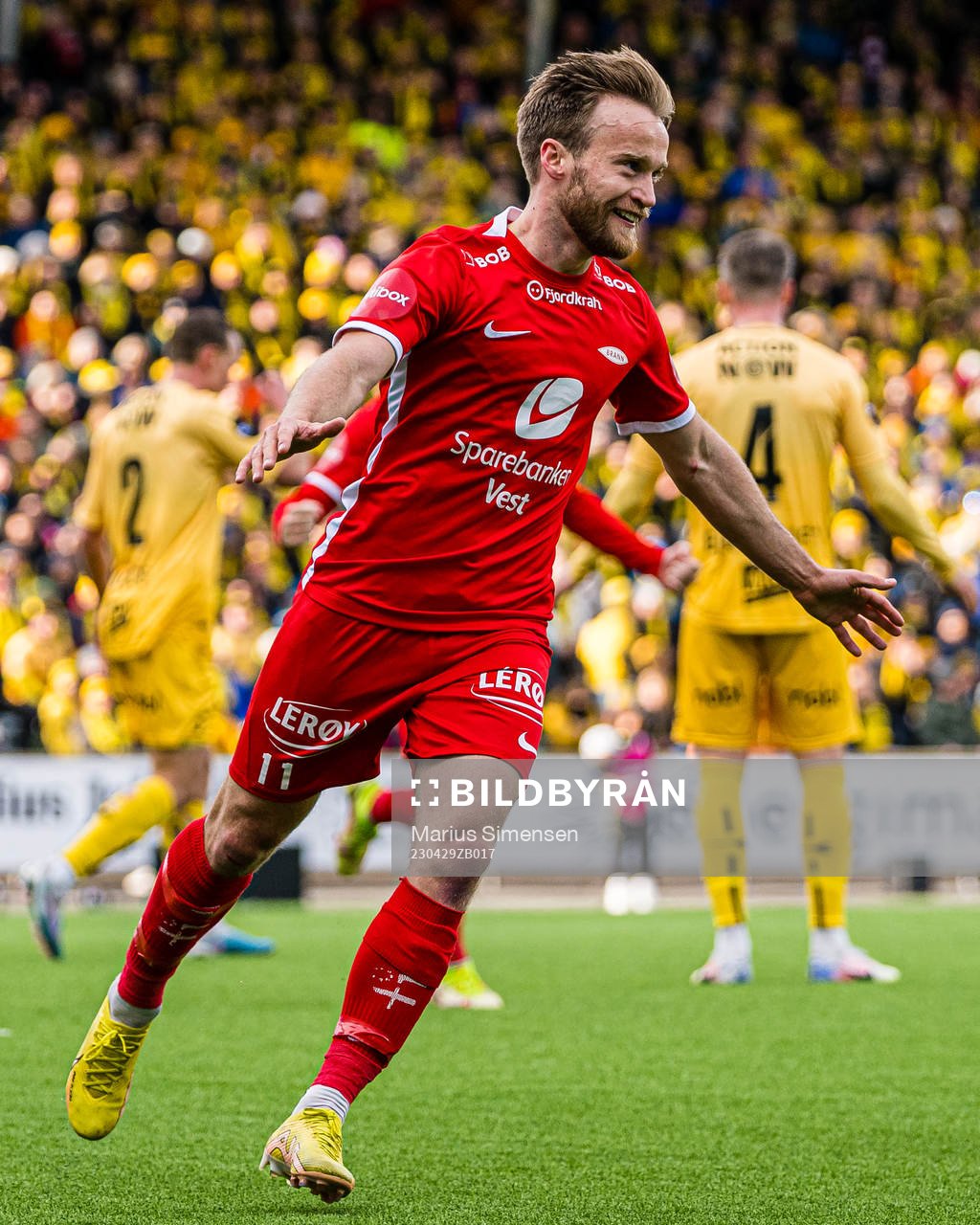 Bård Finne of Brann celebrates