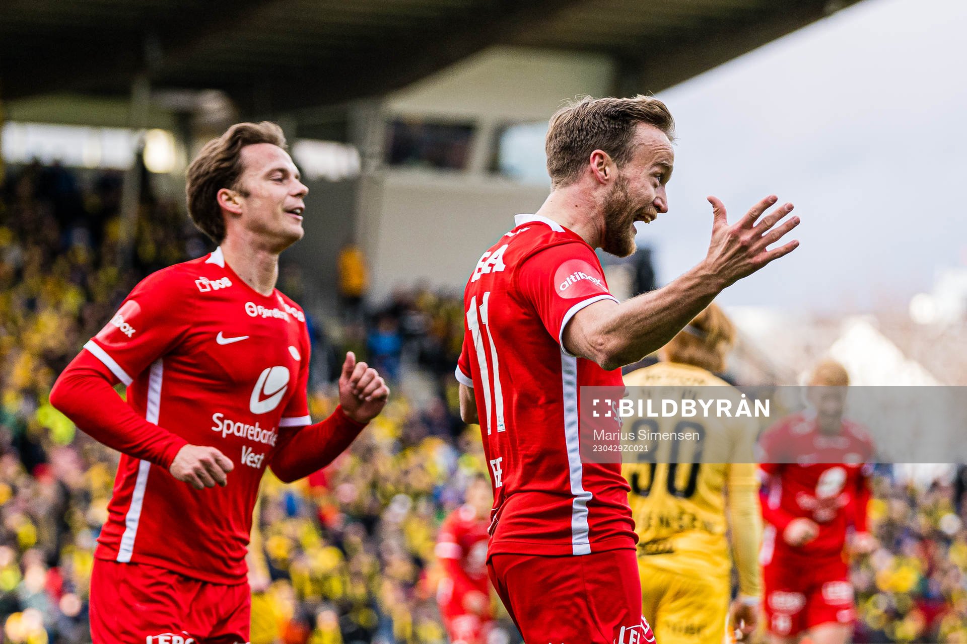 Bård Finne of Brann celebrates