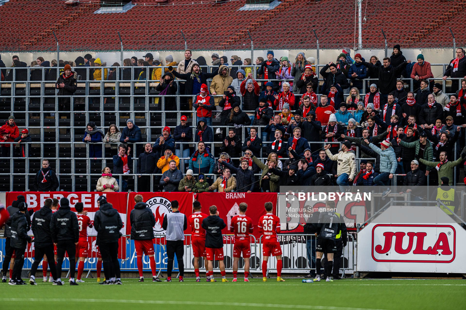 Players of Brann and the fans