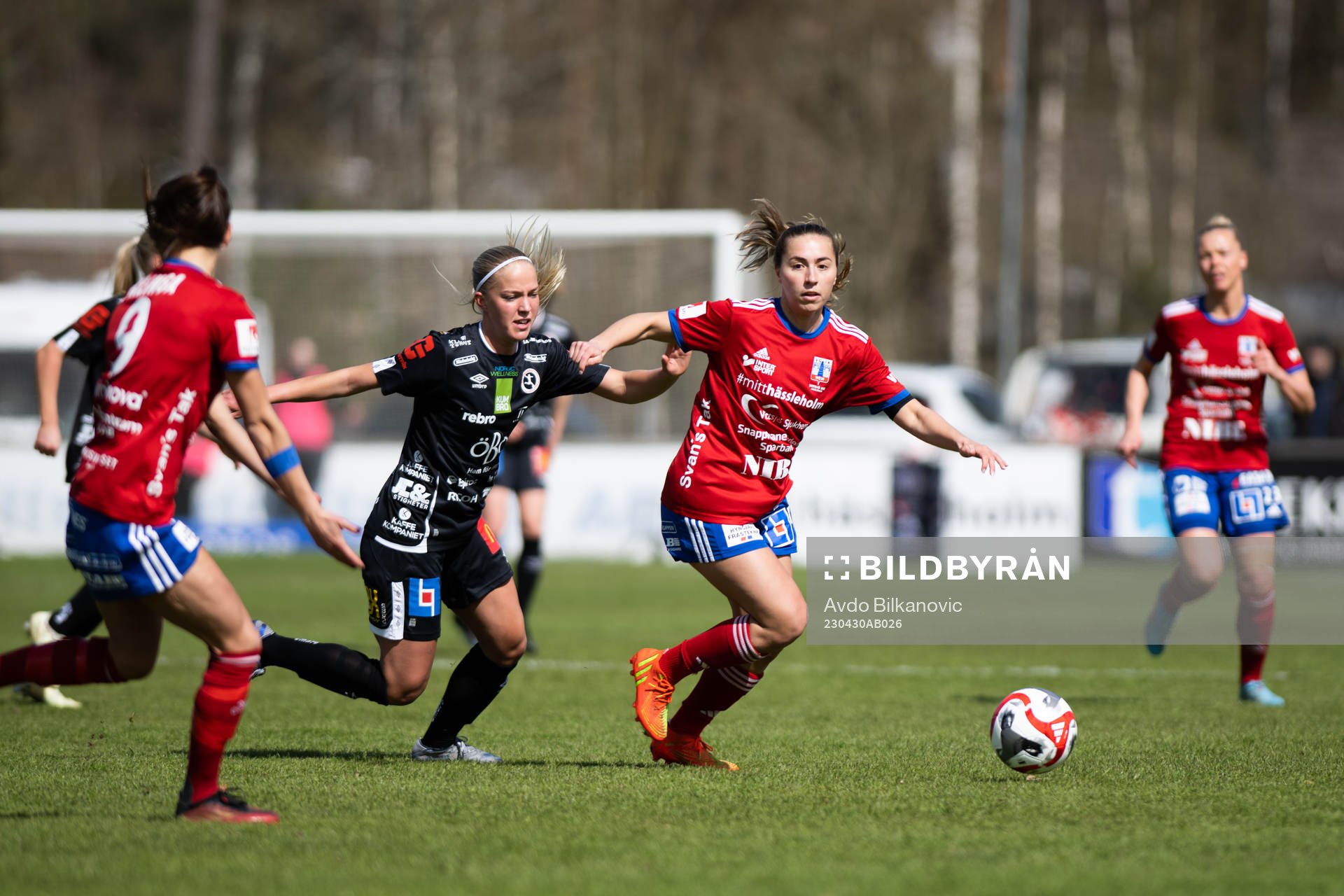 Vittsjös Sarah Stratigakis jagas av Örebros Lisa Frisk