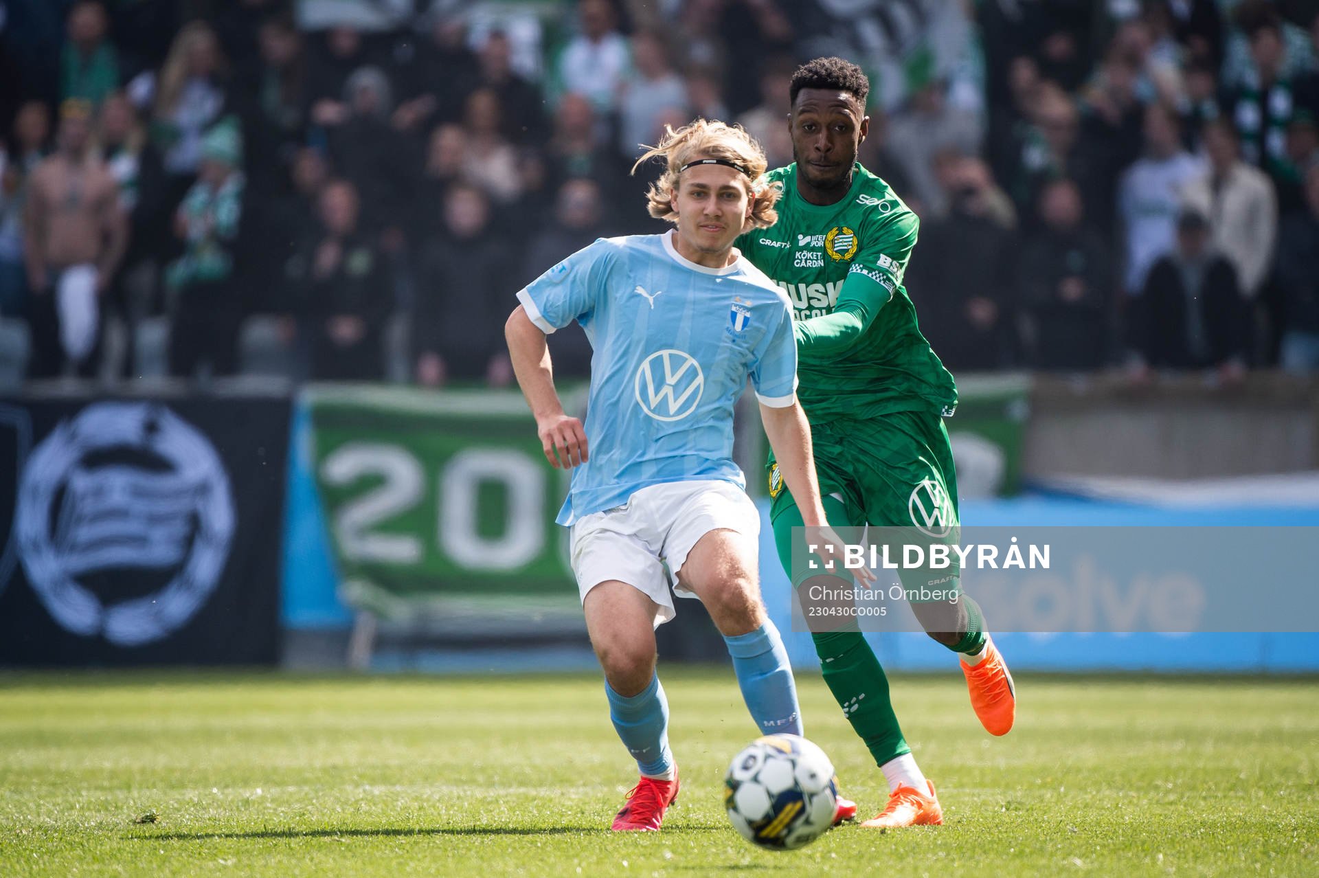 Malmö FFs Sebastian Nanasi och Hammarbys Shaquille Pinas