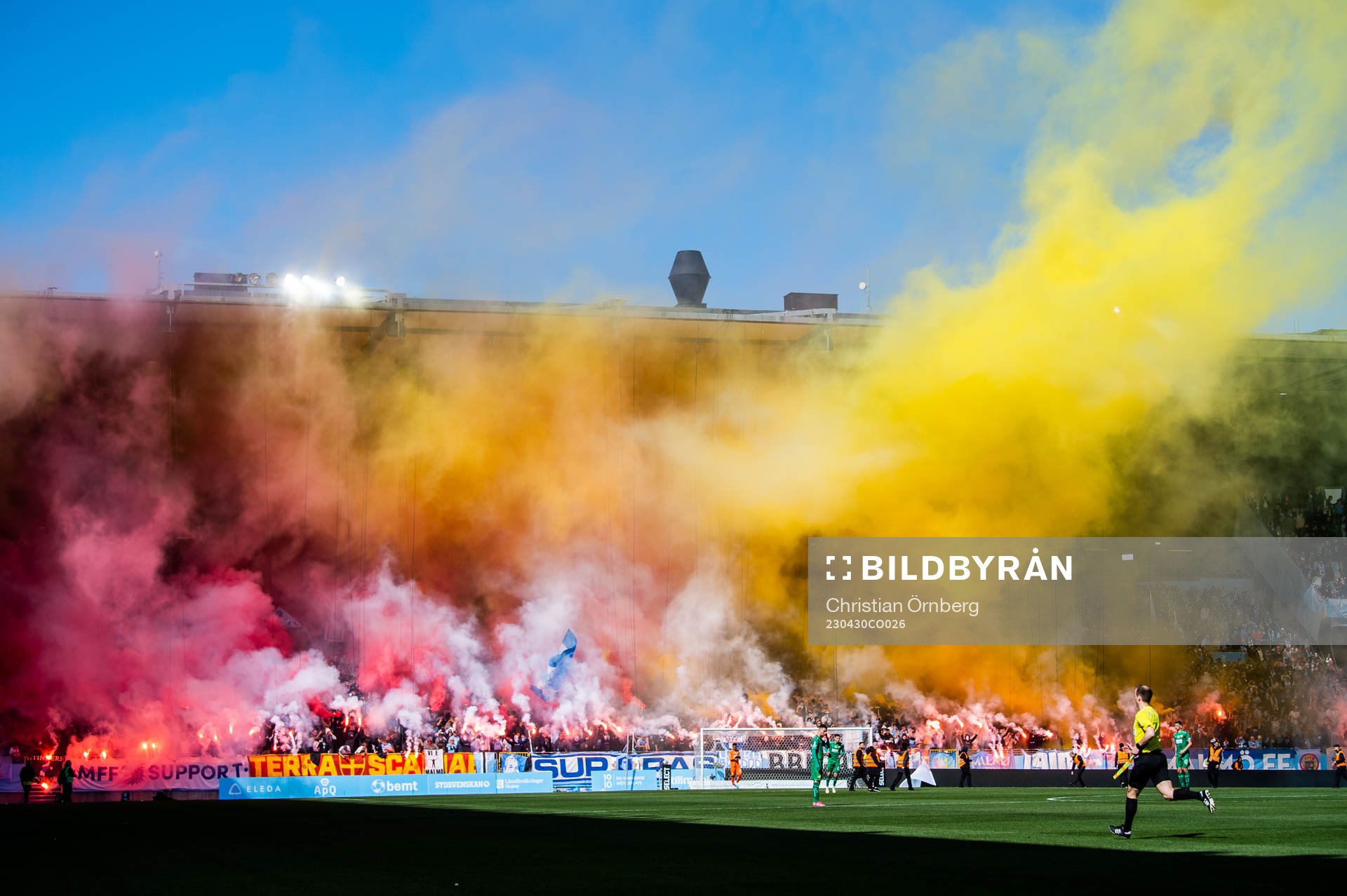 Malmö FFs supportrar med ett tifo