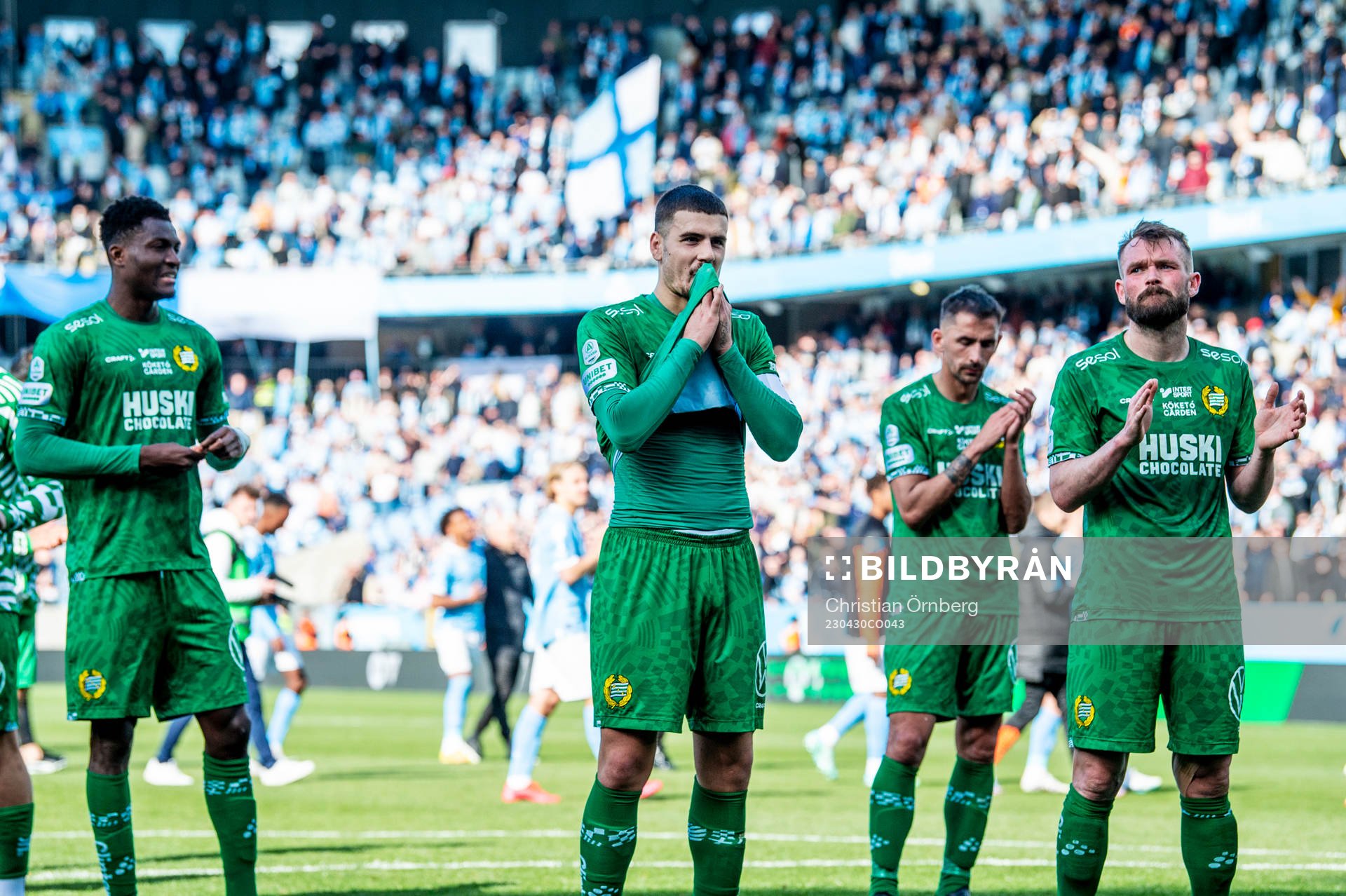 Hammarbys Edvin Kurtulus deppar med lagkamraterna