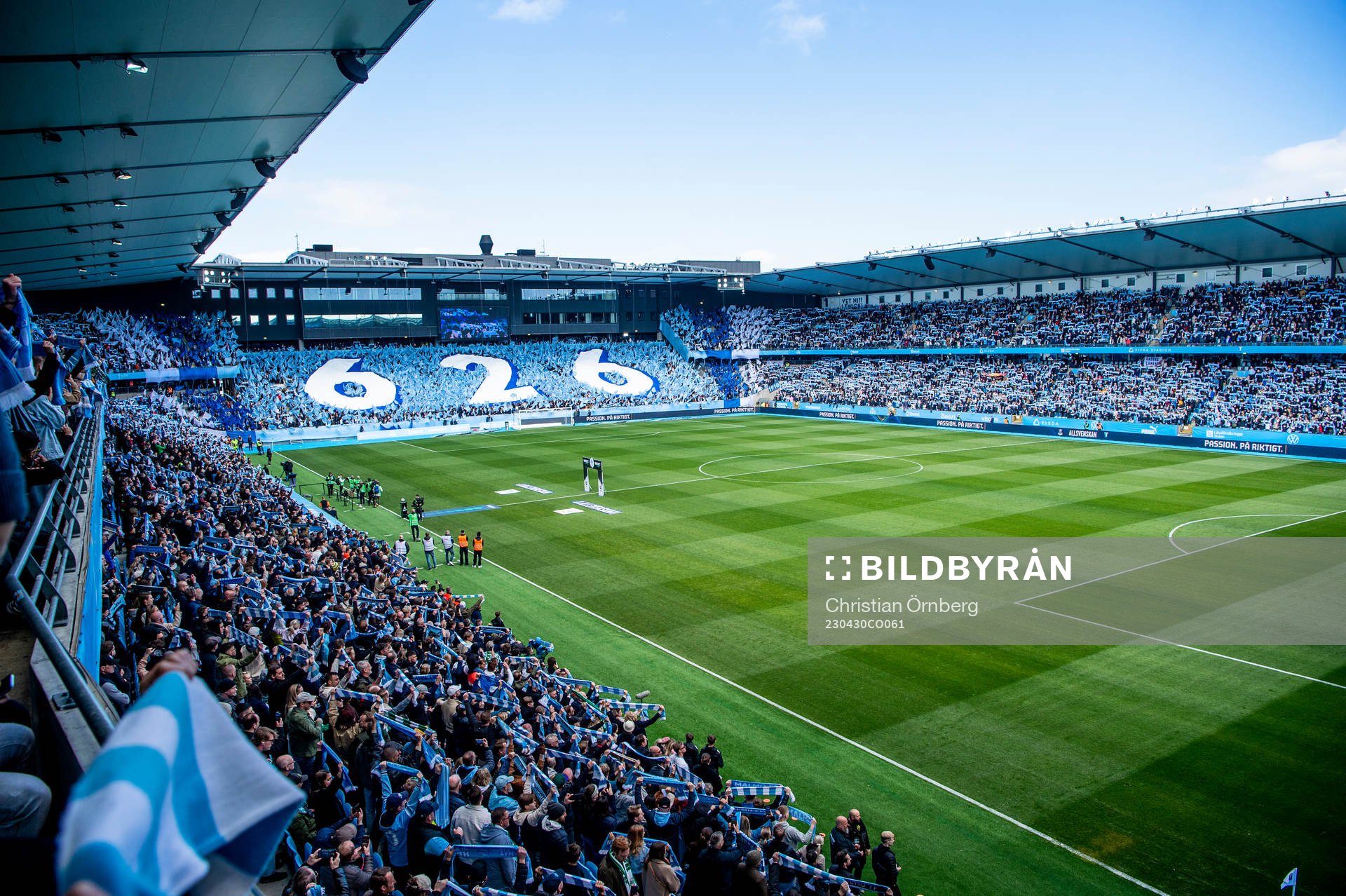 Malmö FFs tifo innan fotbollsmatchen i Allsvenskan mellan Malmö FF och Hammarby den 30 april 2023 i Malmö. 