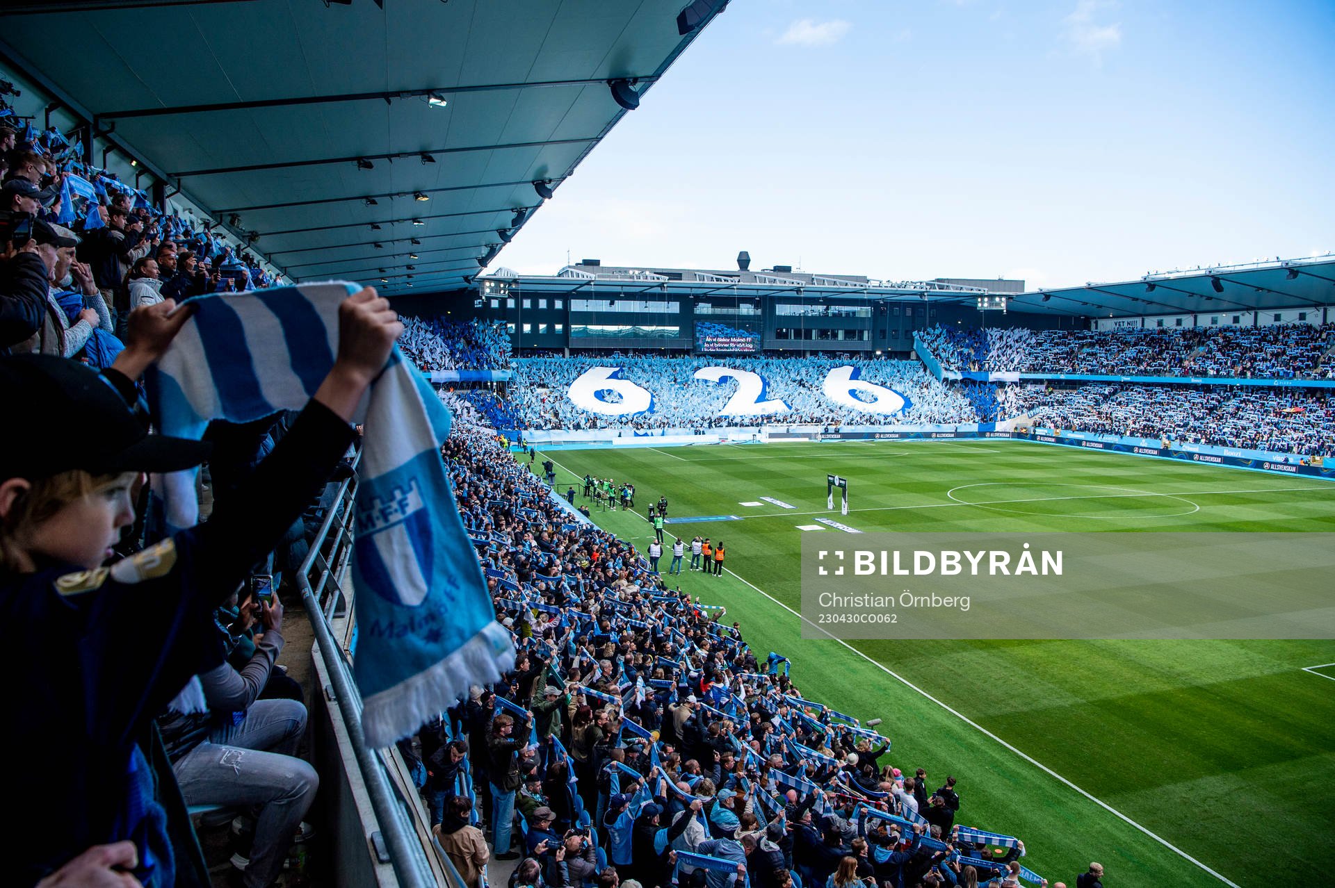 Malmö FFs tifo innan fotbollsmatchen i Allsvenskan mellan