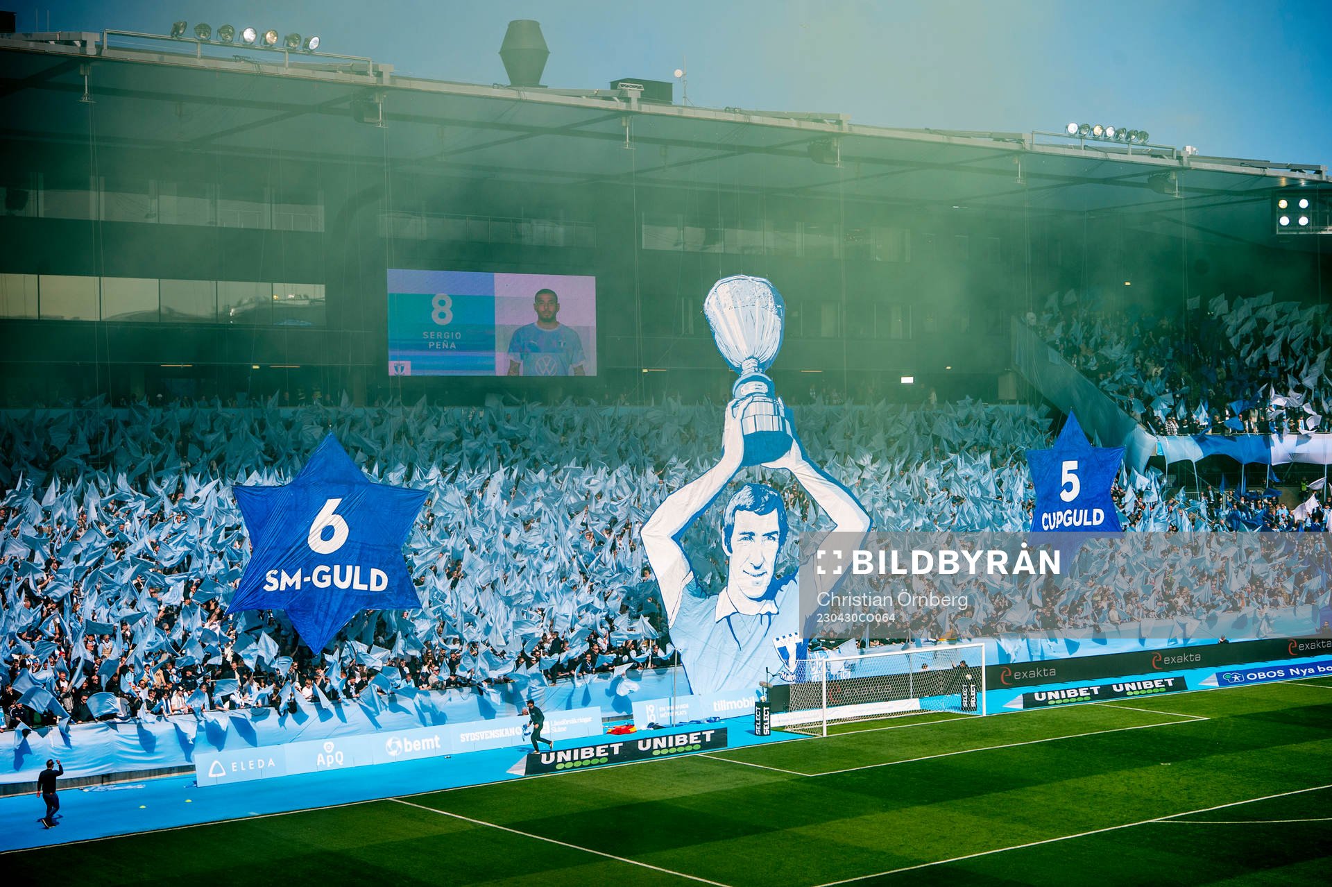 Malmö FFs tifo innan fotbollsmatchen i Allsvenskan mellan Malmö FF och Hammarby den 30 april 2023 i Malmö. 