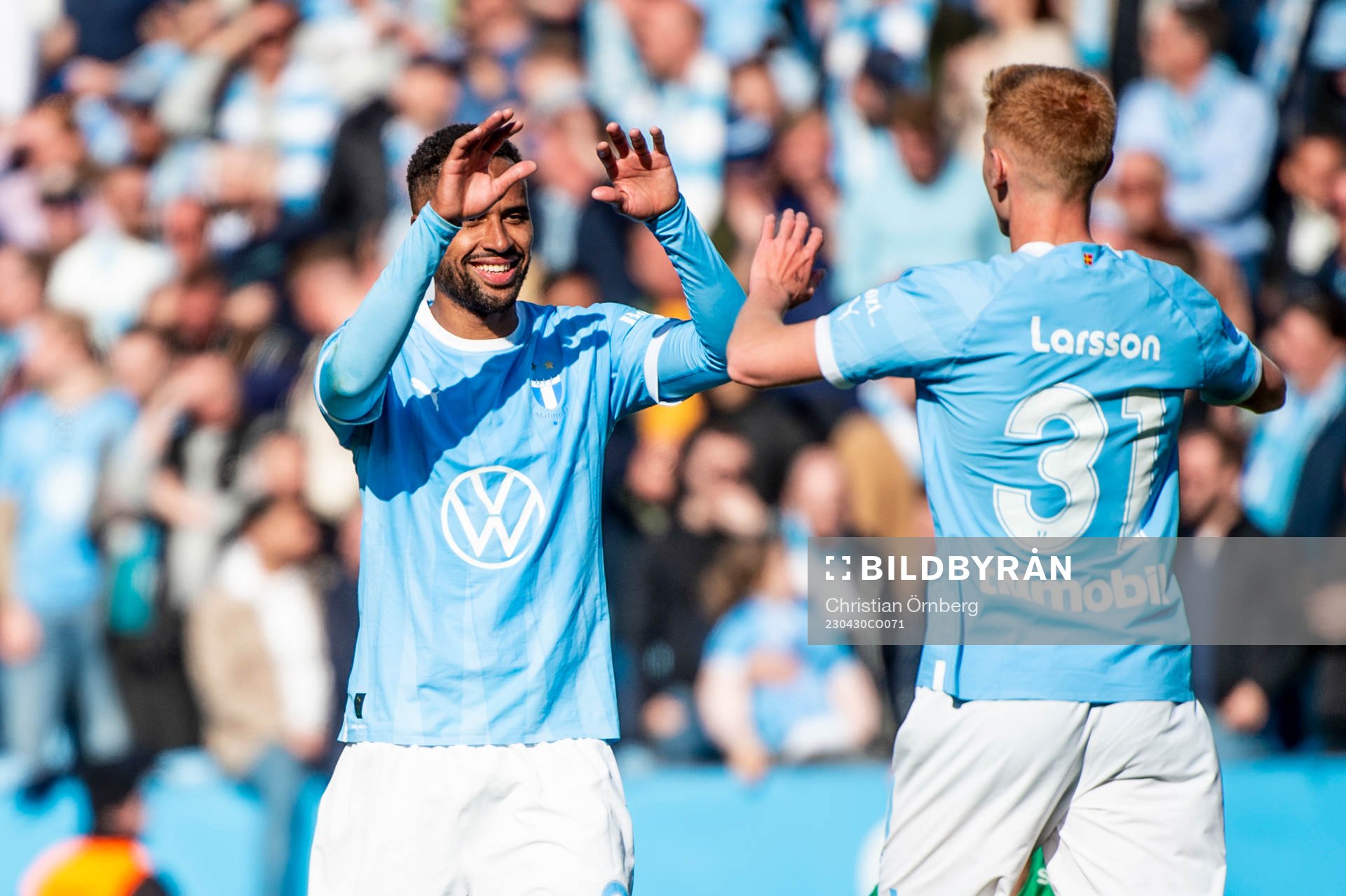 Malmö FFs Isaac Kiese Thelin och Hugo Larsson jublar