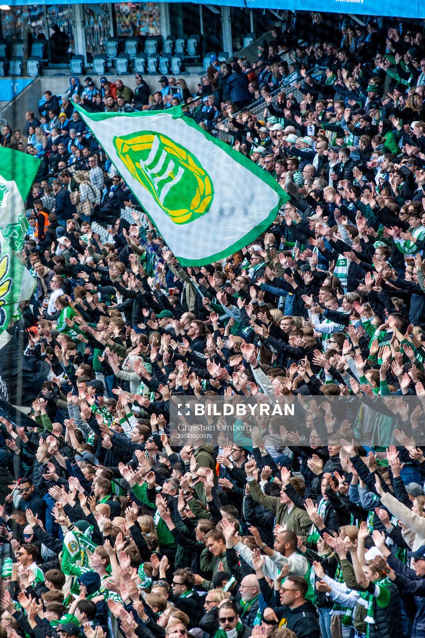 Hammarbys supportrar innan fotbollsmatchen i Allsvenskan