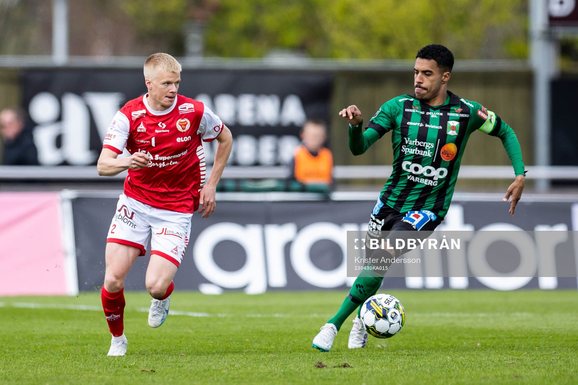 Kalmars Axel Lindahl och Varbergs Eliton Pardinho Toreta