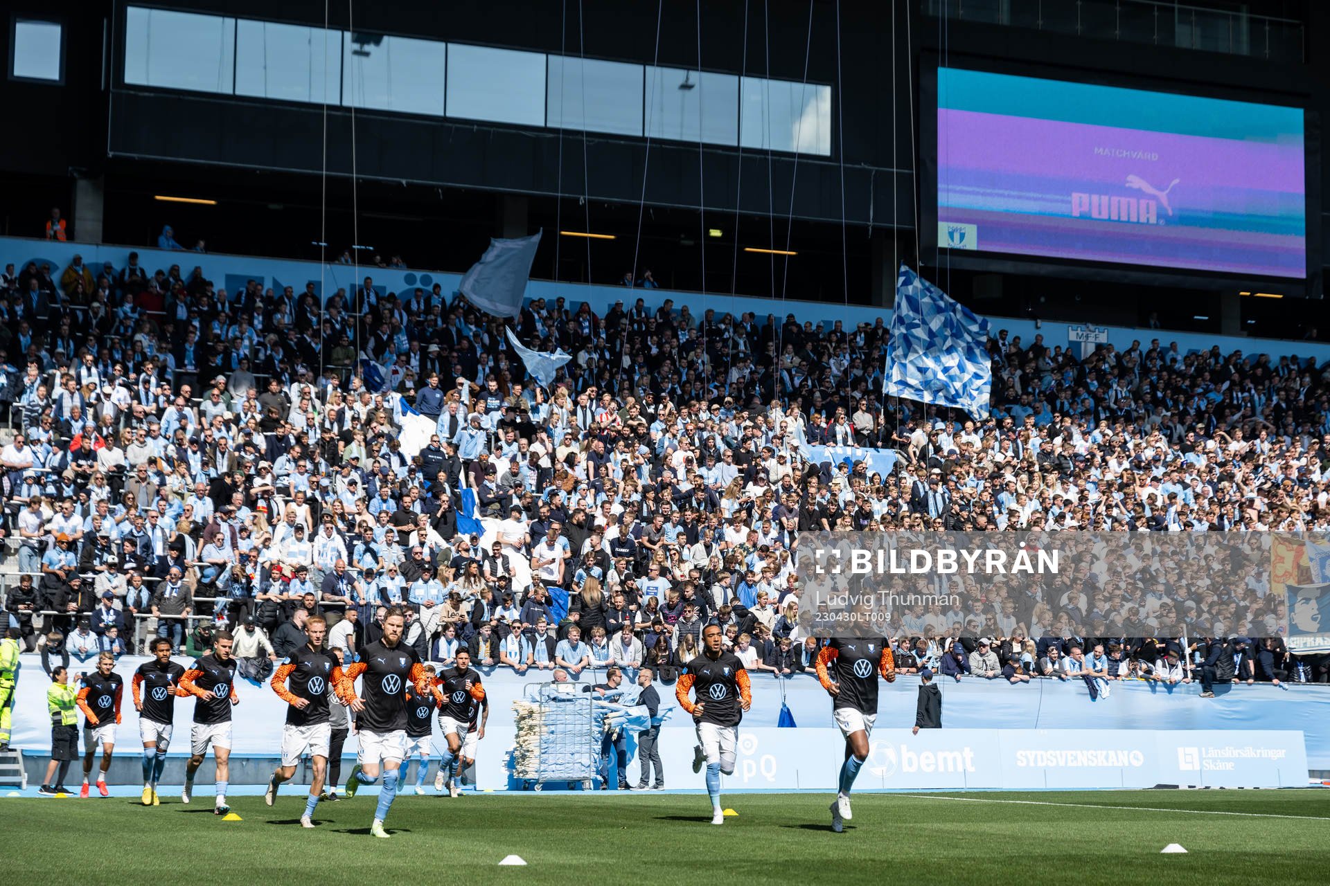 Malmö FFs spelare värmer upp