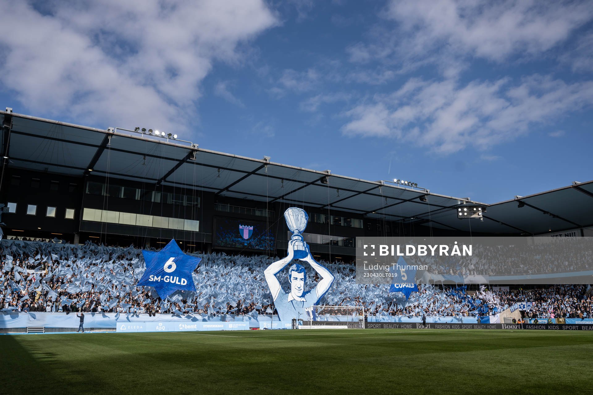 Malmö FFs supportrar med ett tifo föeställande Krister