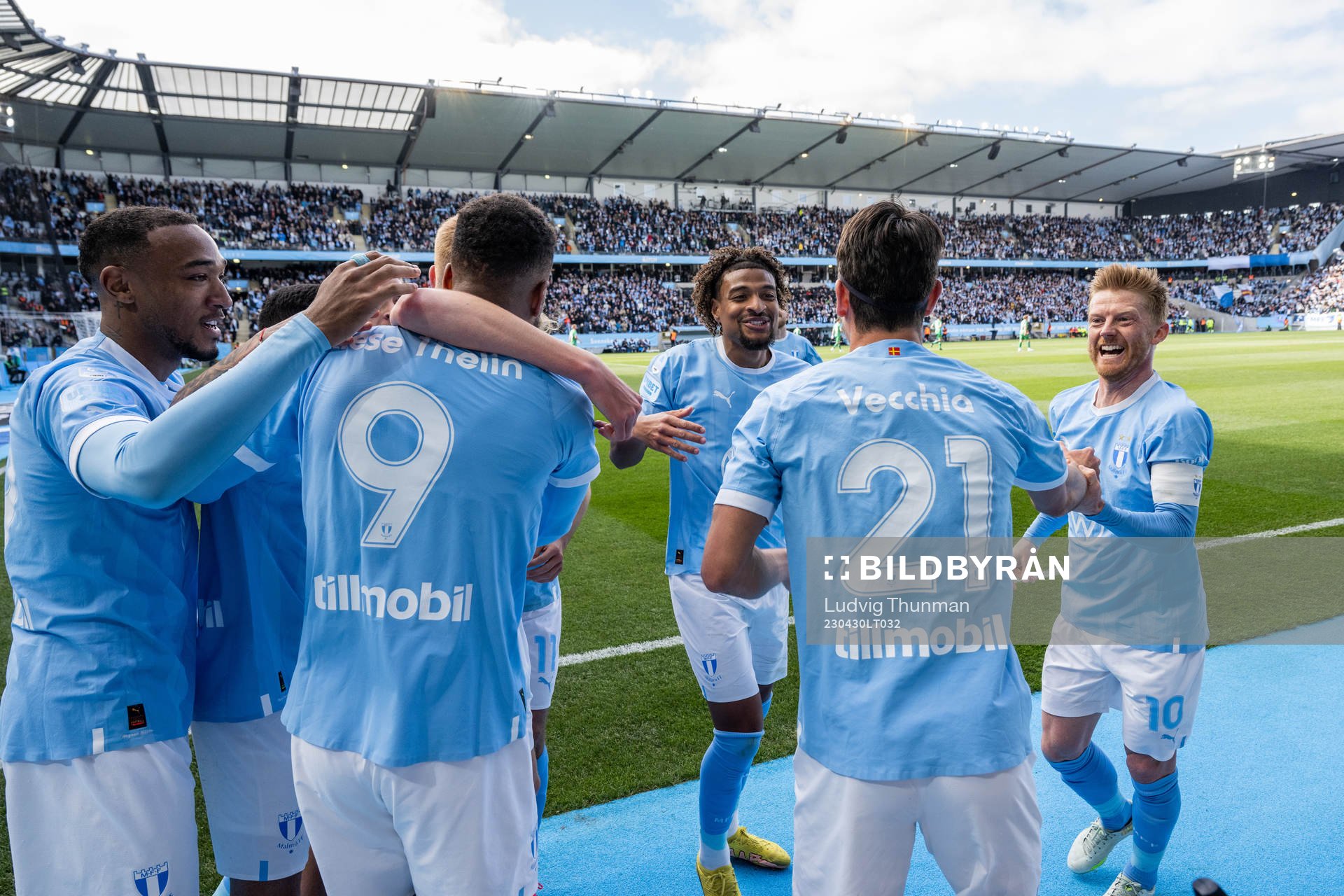 Malmö FFs Stefano Vecchia jublar med lagkamrater