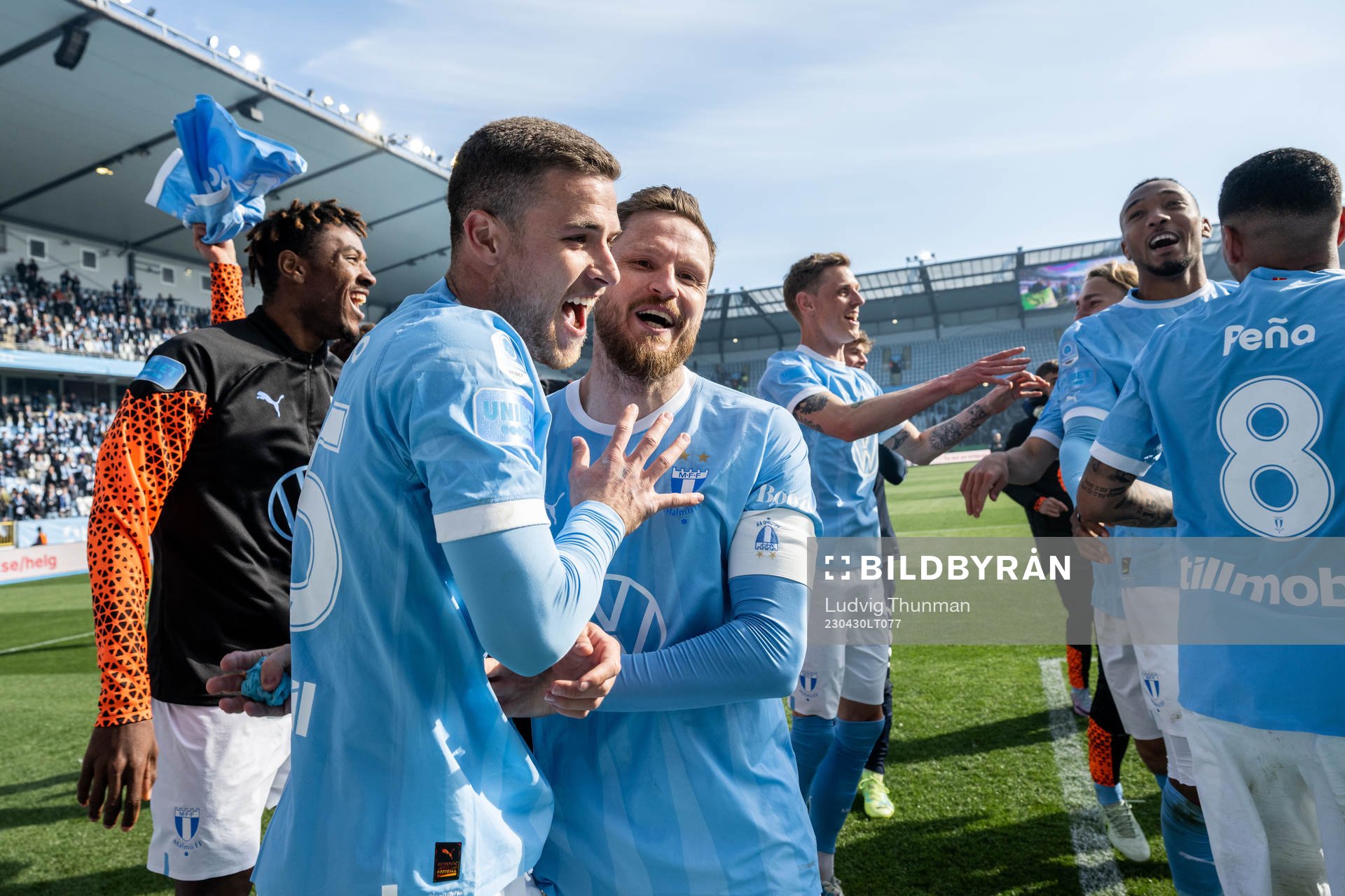 Malmö FFs Gabriel Busanello och Lasse Nielsen jublar