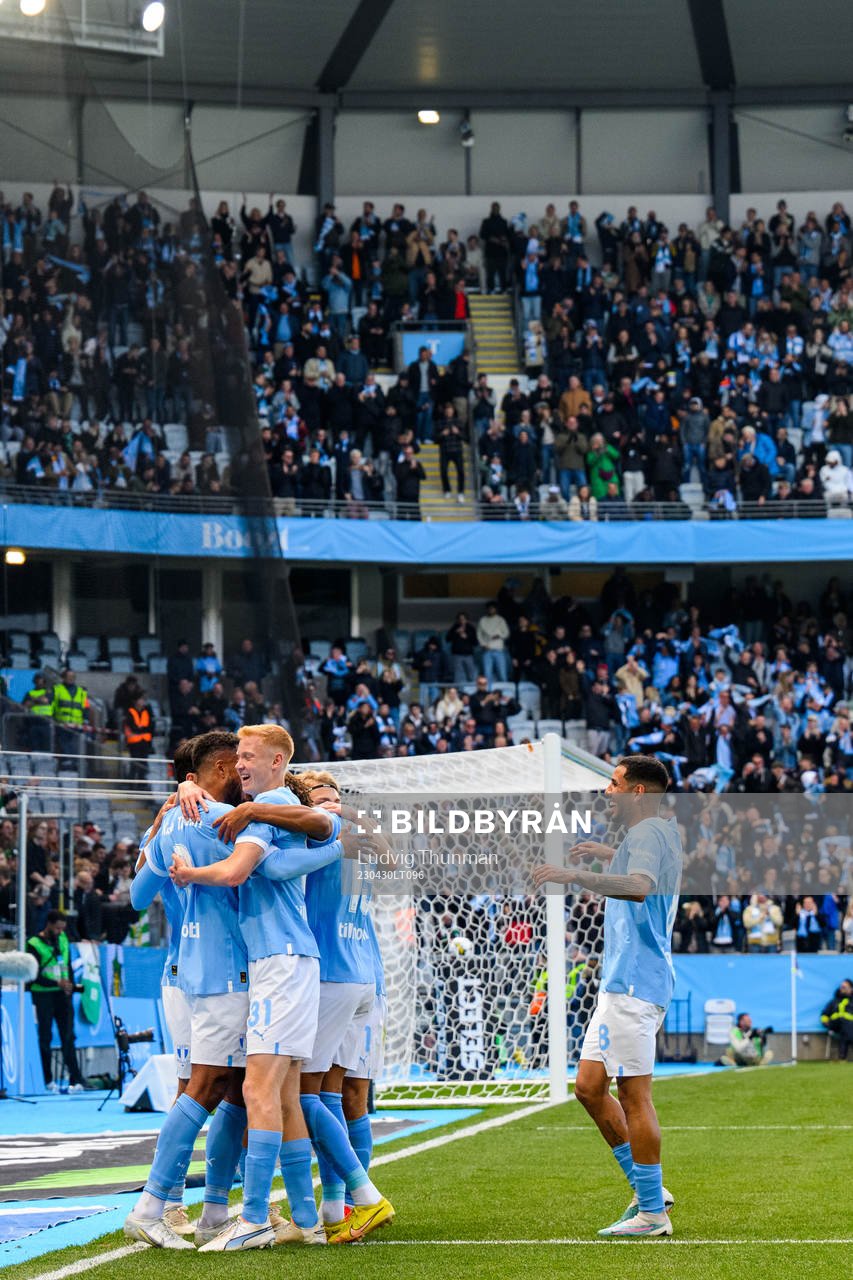 Malmö FFs spelare jublar