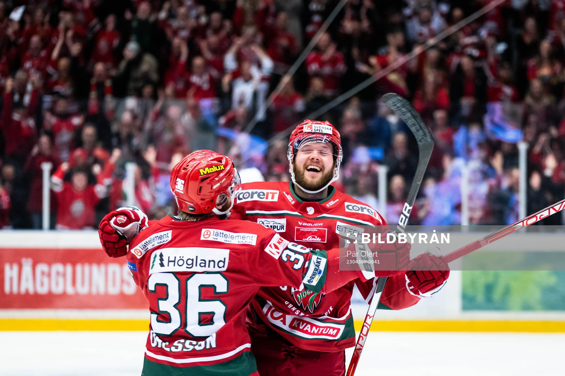 Modos Oscar Pettersson jublar