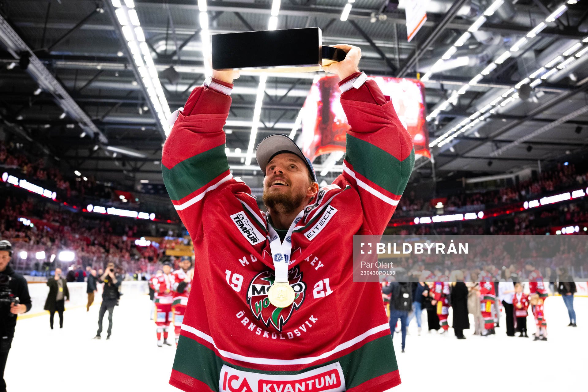 Modos målvakt Kristers Gudlevskis jublar