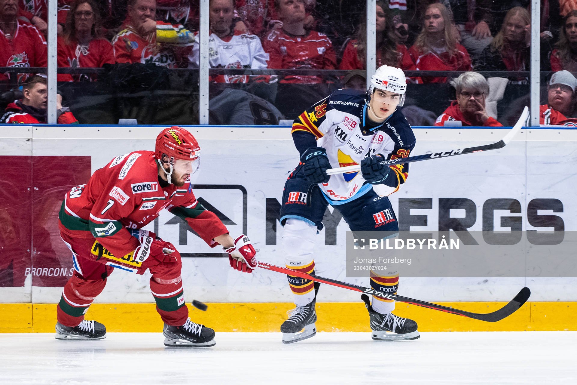 Modos Pontus Näsen och Djurgårdens Liam Öhgren