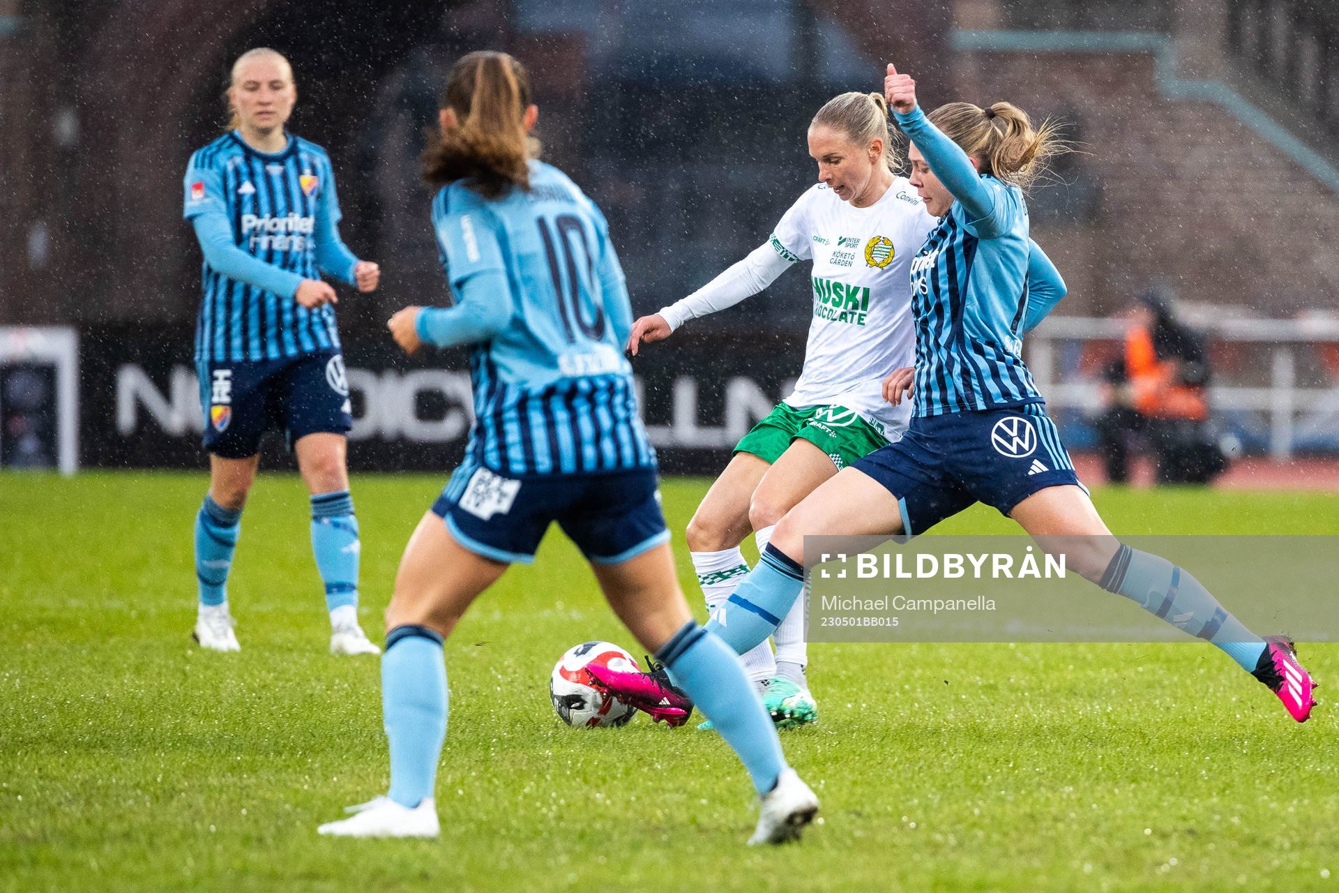Hammarbys Jonna Andersson och Djurgårdens Nellie Lilja