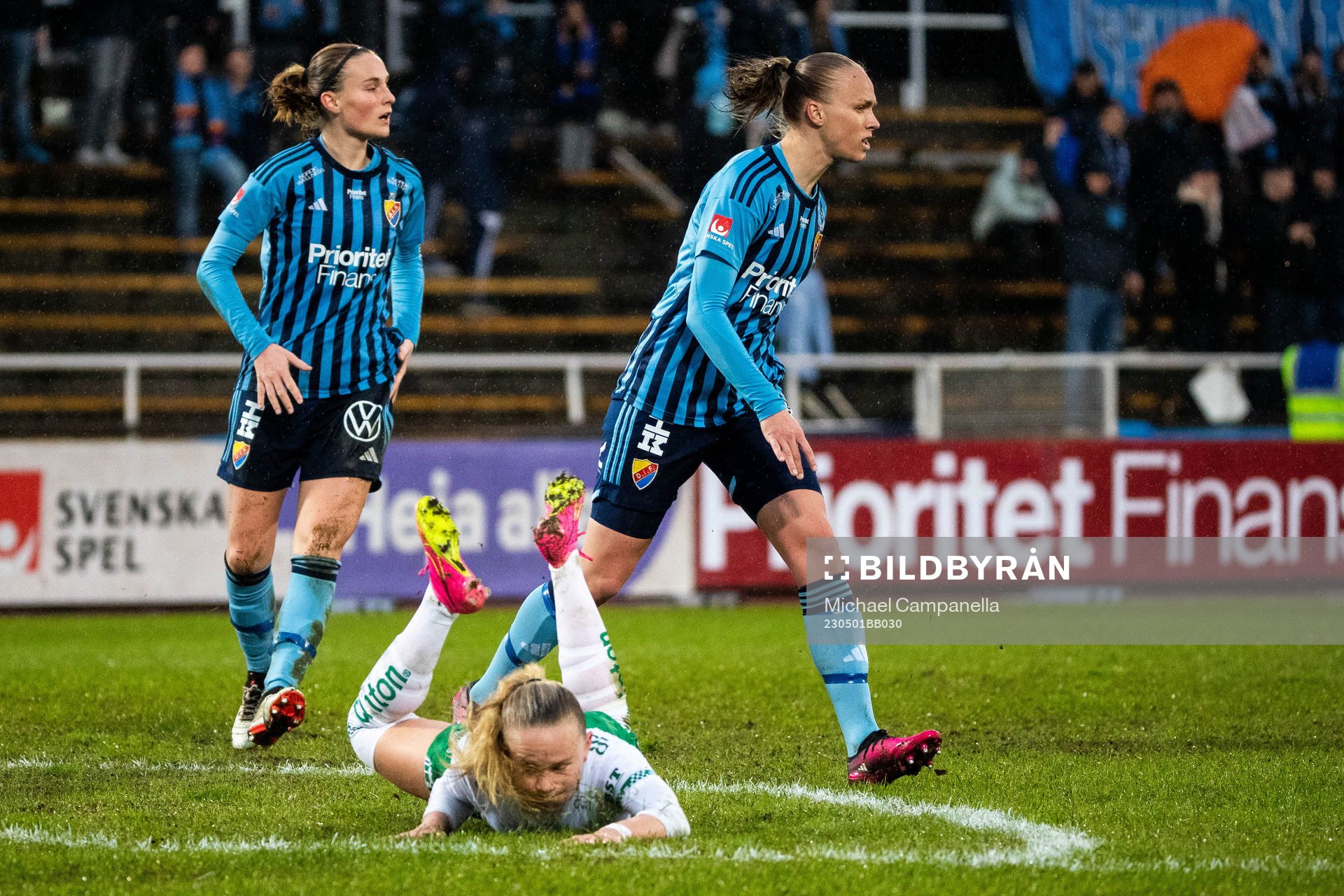 Hammarbys Matilda Vinberg och Djurgårdens Matilda Plan