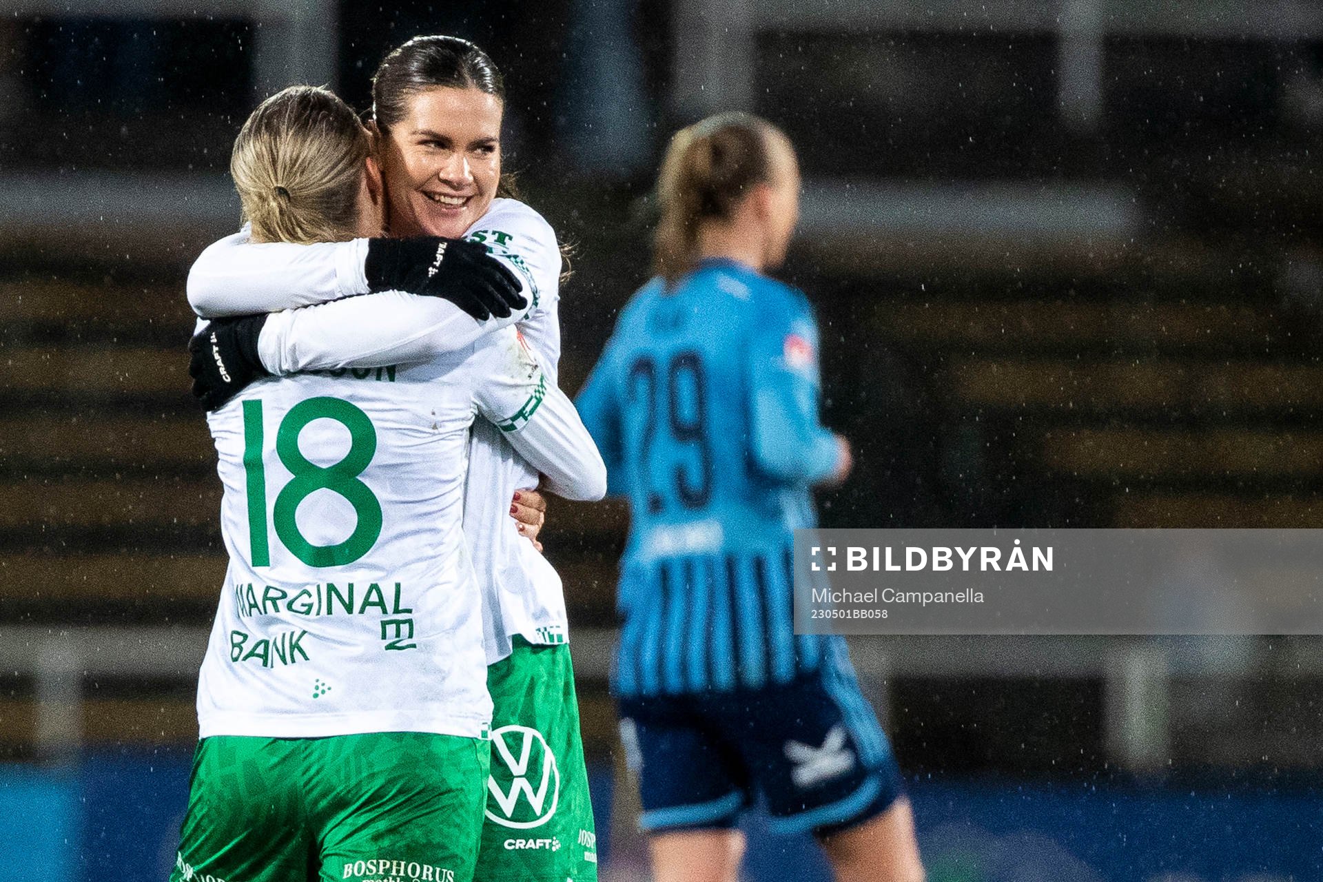 Hammarbys spelare jublar