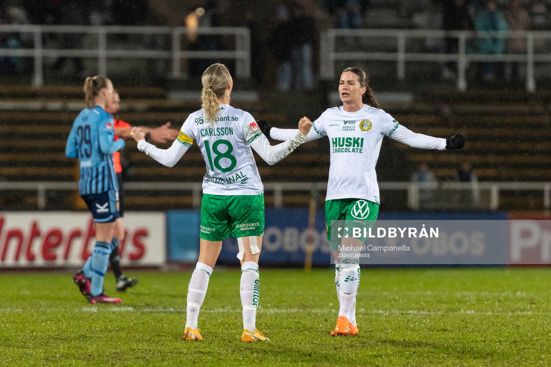 Hammarbys Alice Carlsson och Hanna Folkesson jublar seger