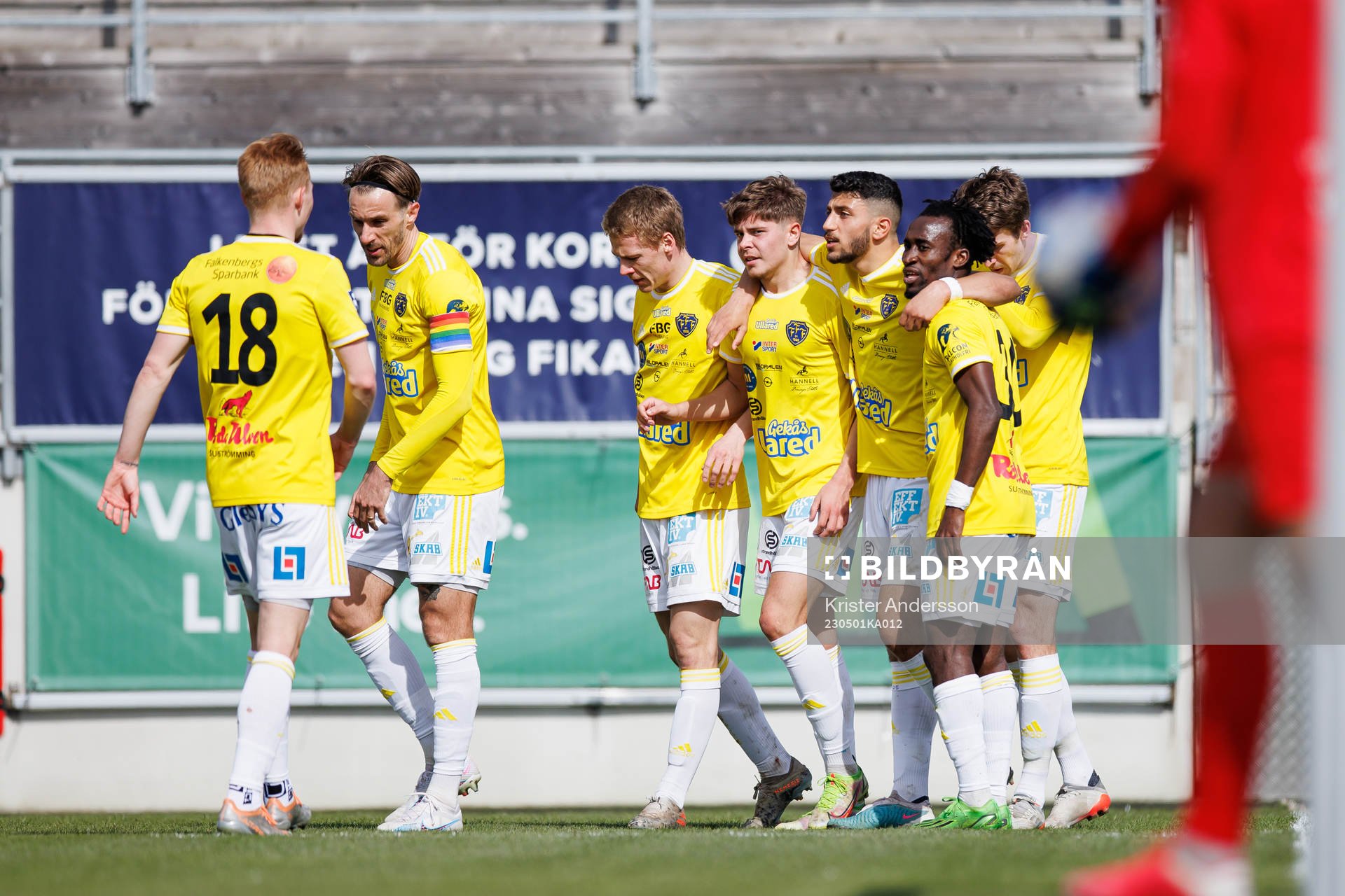 Falkenbergs spelare jublar