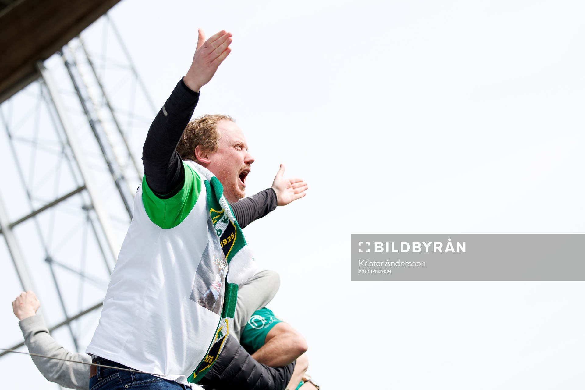 Ljungskiles supporter jublar
