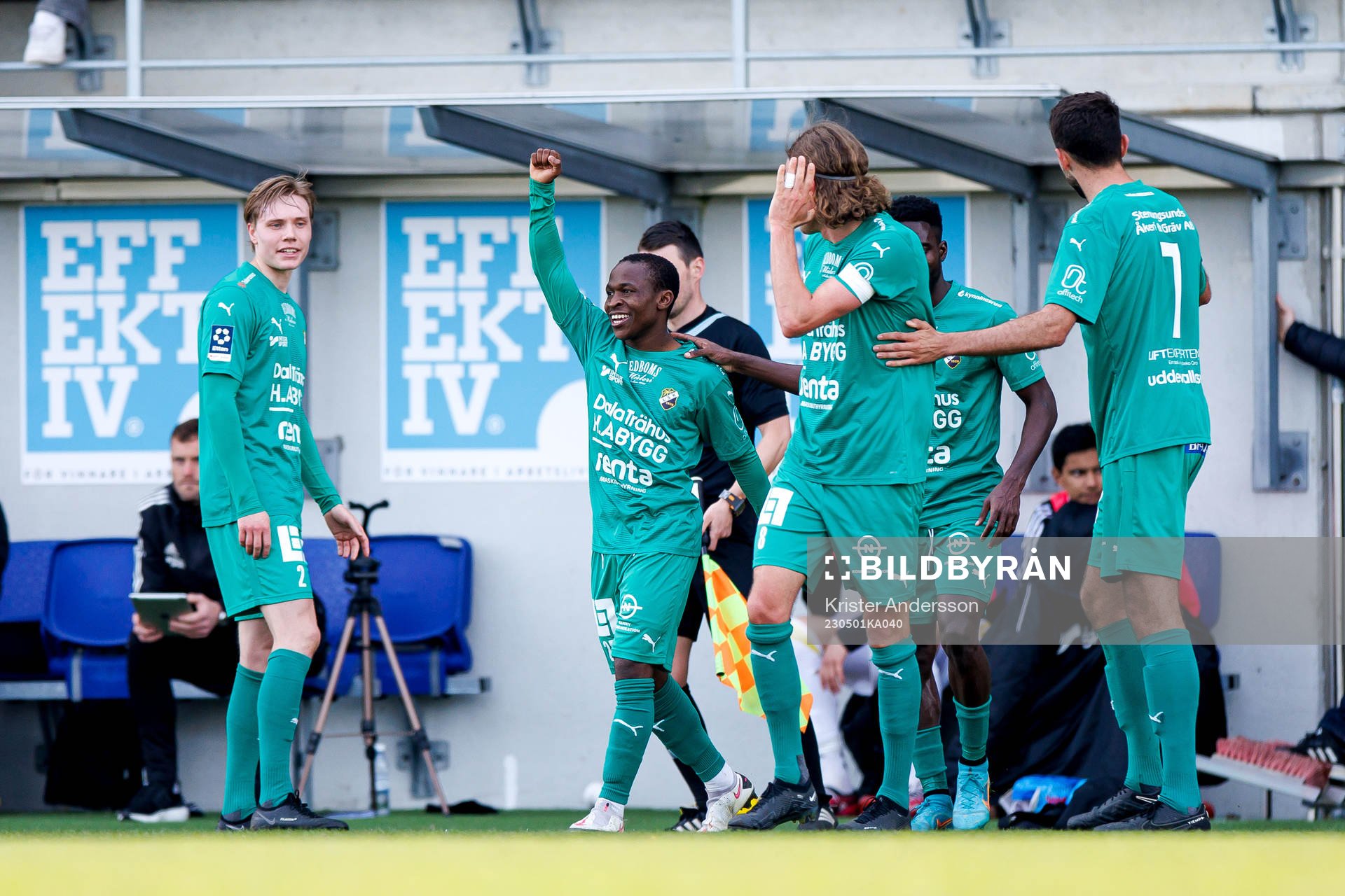 Ljungskiles John Thomas Kamara jublar efter 1-2 under fotbollsmatchen i Ettan södra mellan Falkenberg och Ljungskile den 1 maj 2023 i Falkenberg.