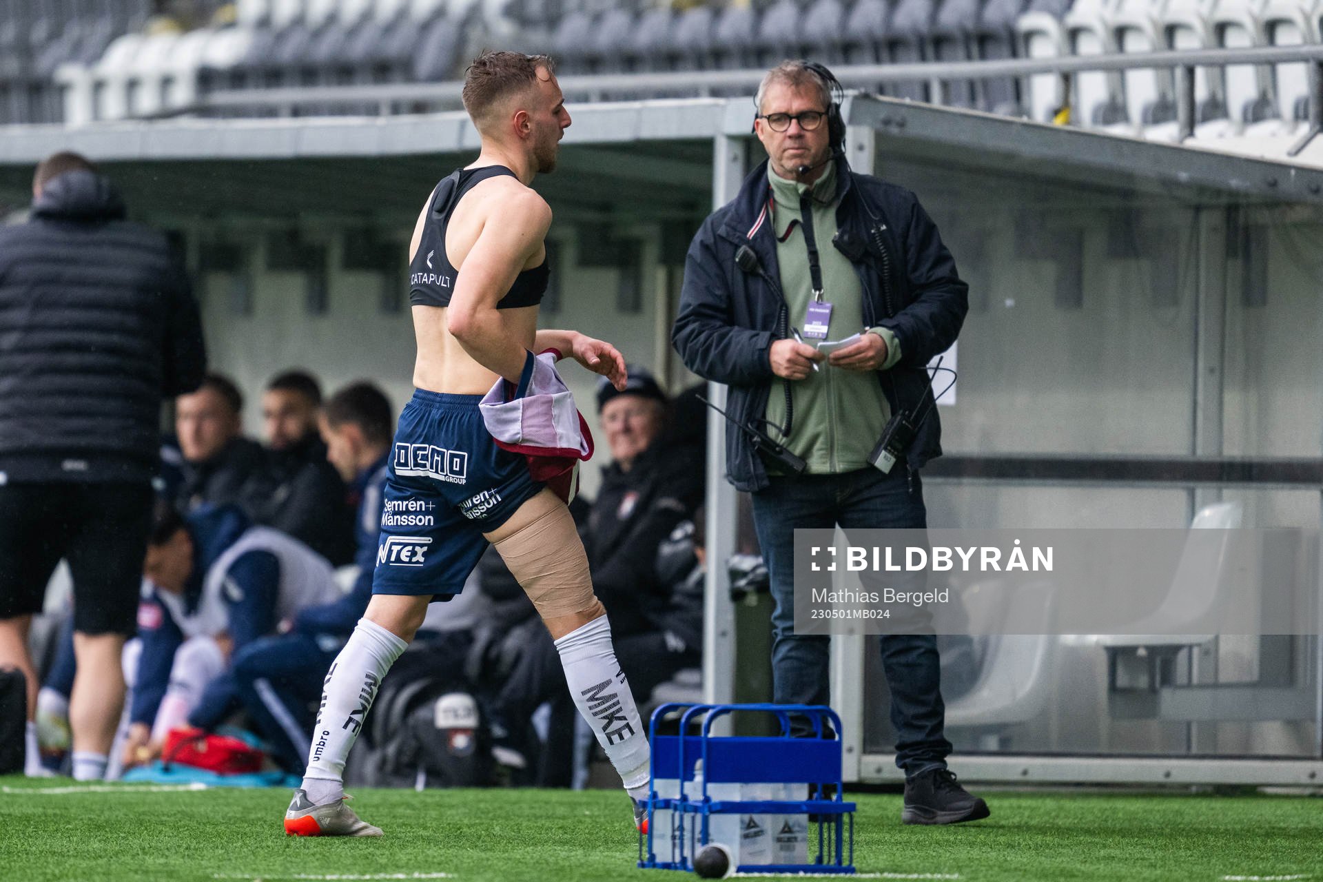 Örgrytes Amel Mujanic lämnar plan skadad