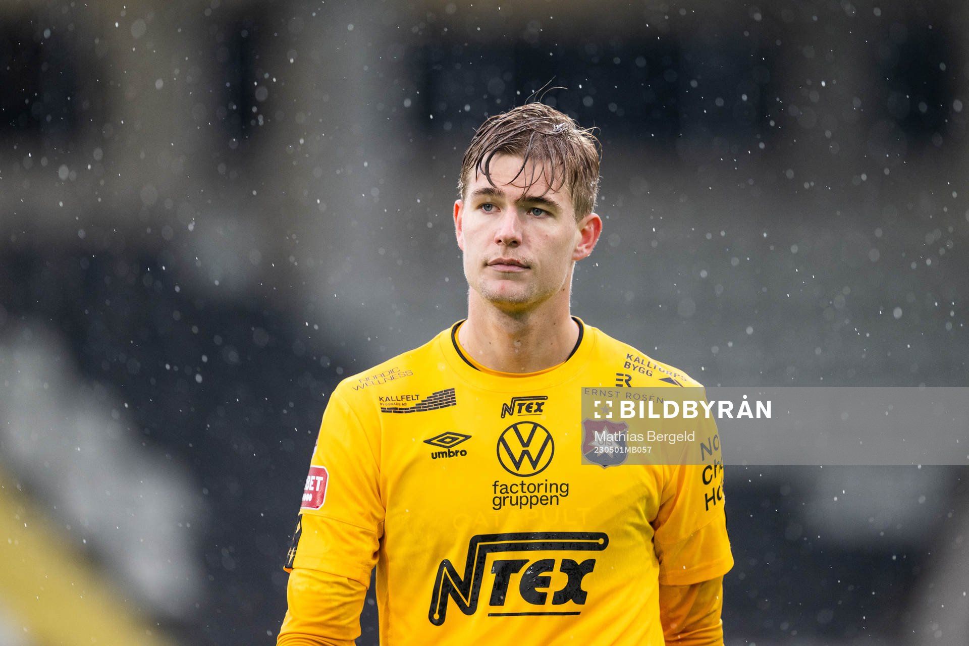 Örgrytes målvakt Mathias Nilsson deppar