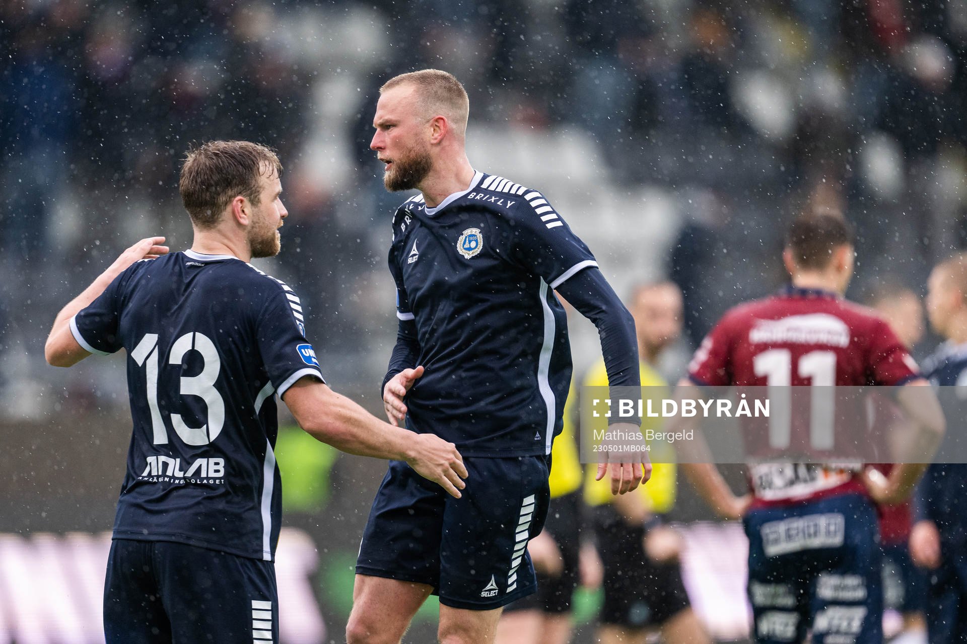 Utsiktens Erik Gunnarsson och Alexander Faltsetas jublar