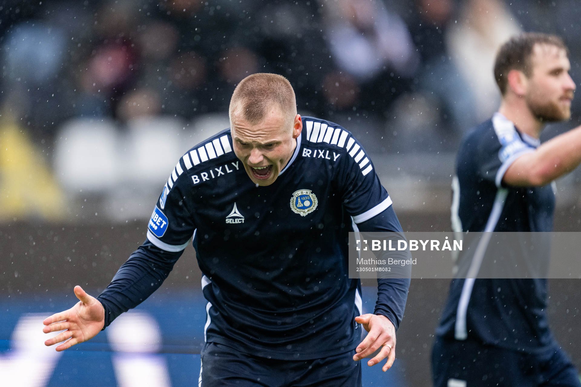 Utsiktens Jesper Brandt jublar
