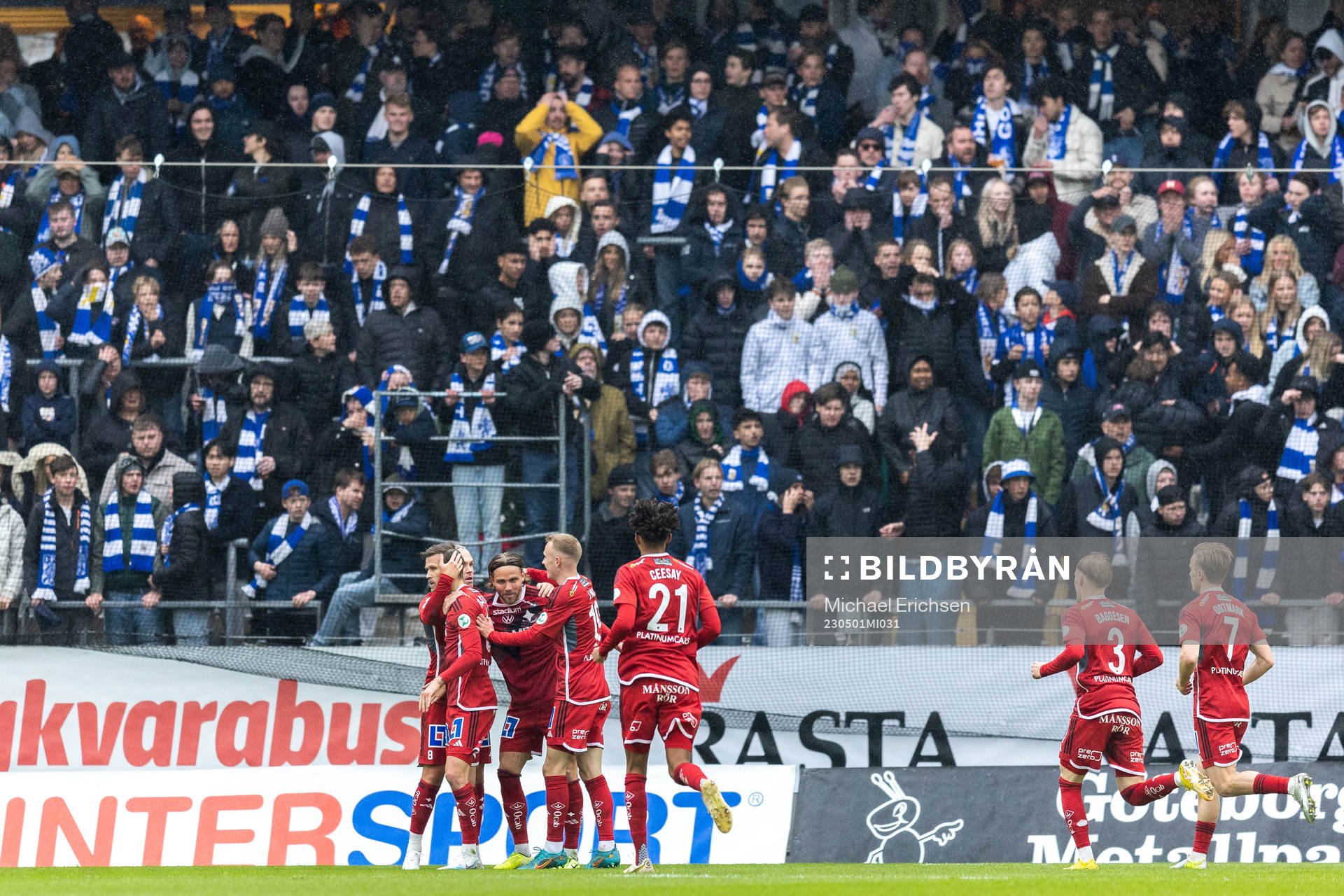 IFK Norrköpings Christoffer Nyman jublar med lagkamrater