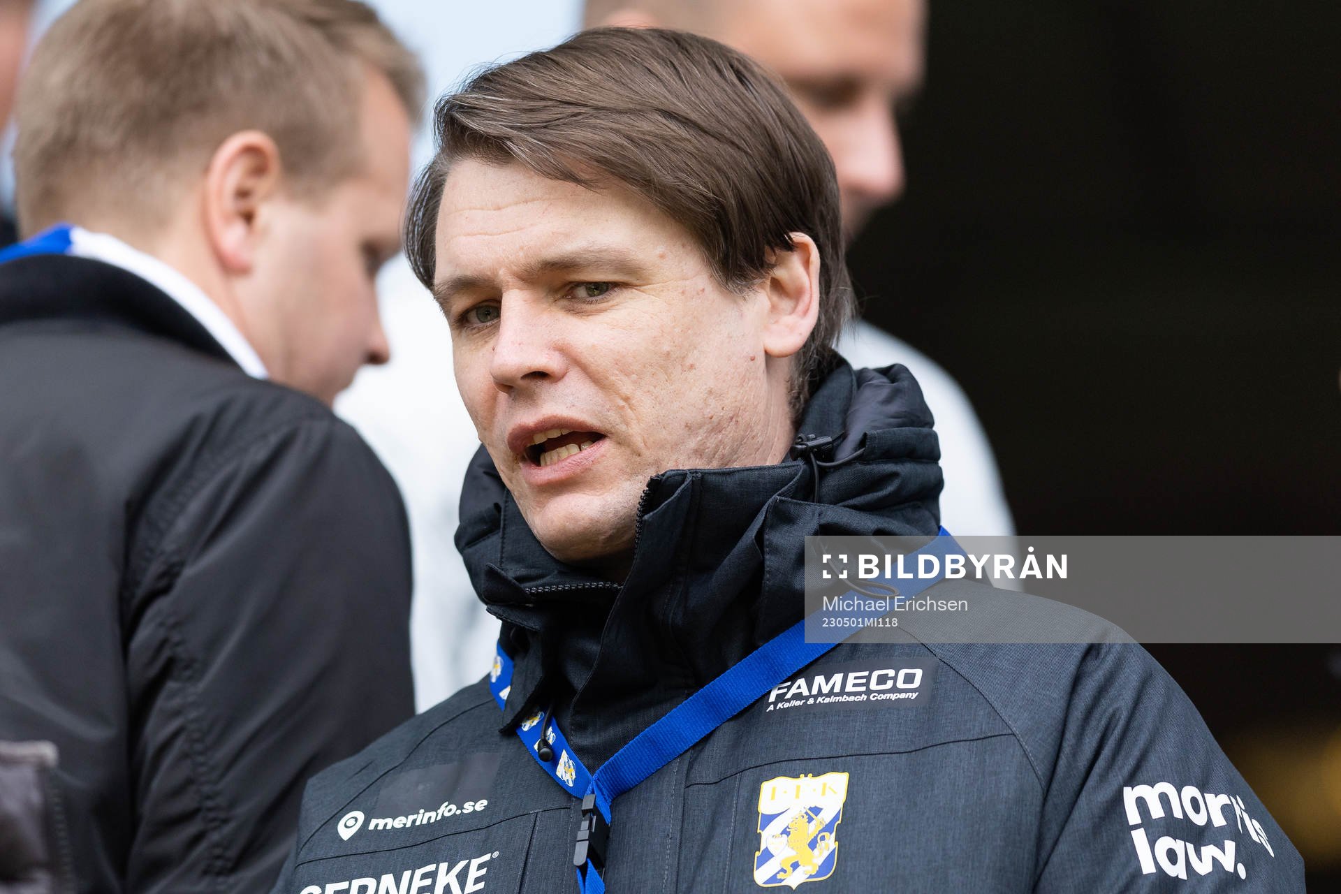 IFK Göteborgs tekniska direktör Ola Larsson på läktaren