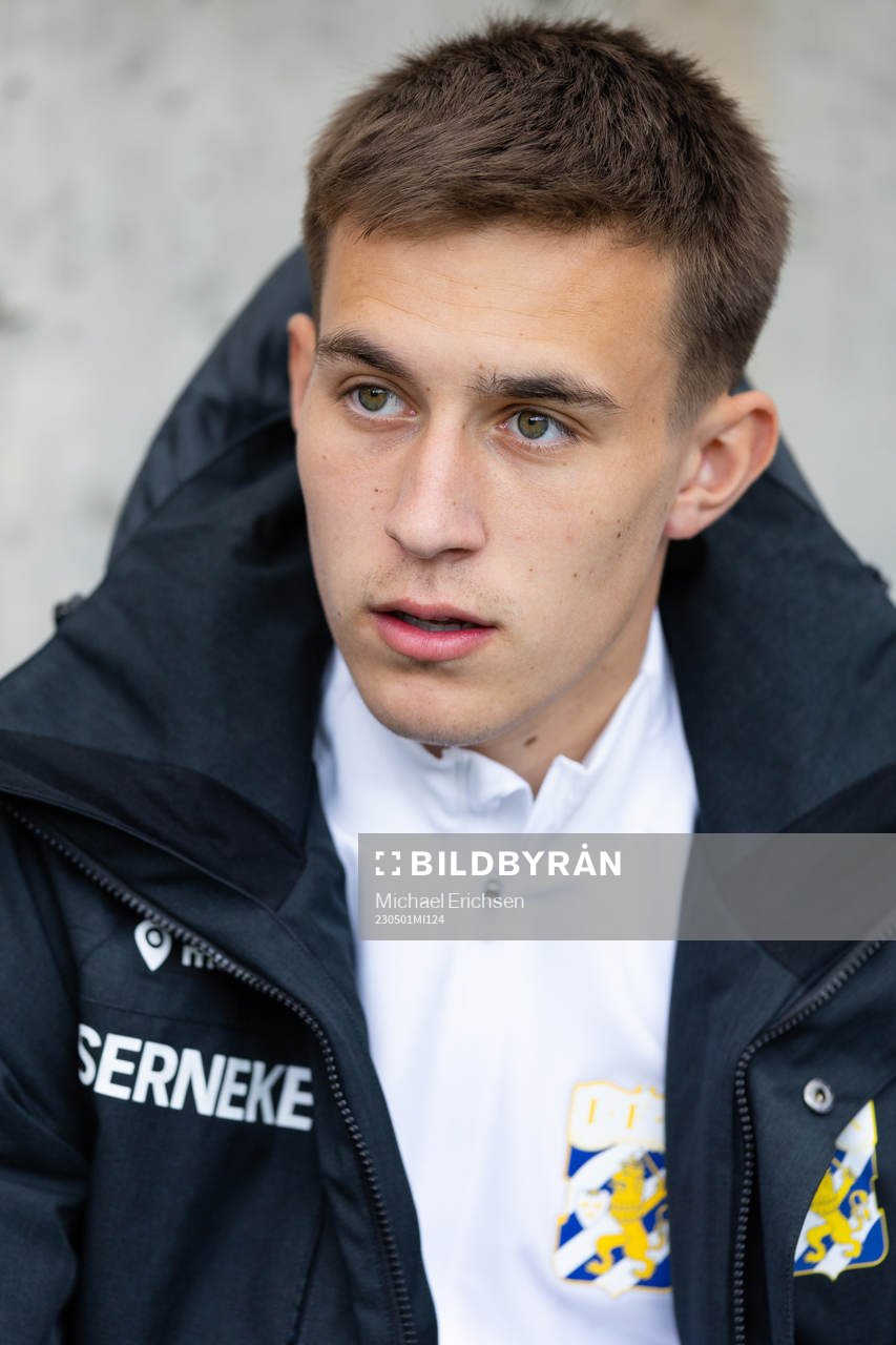IFK Göteborgs Anton Kurochkin på bänken innan