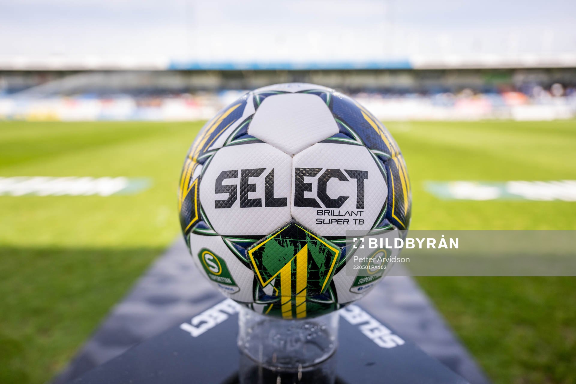 En matchboll från Select
