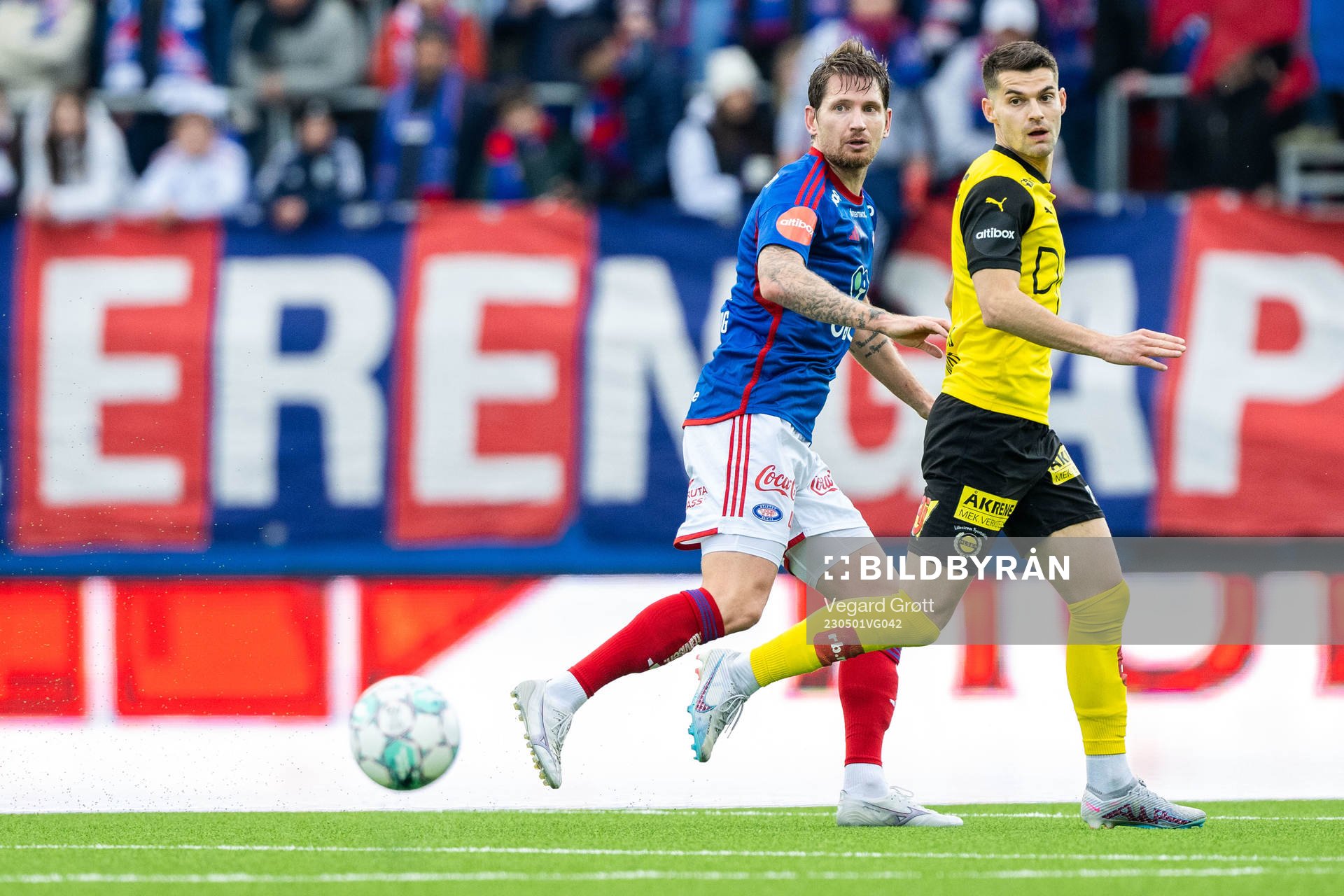 Stefan Strandberg of Vålerenga and Ylldren Ibrahimaj of