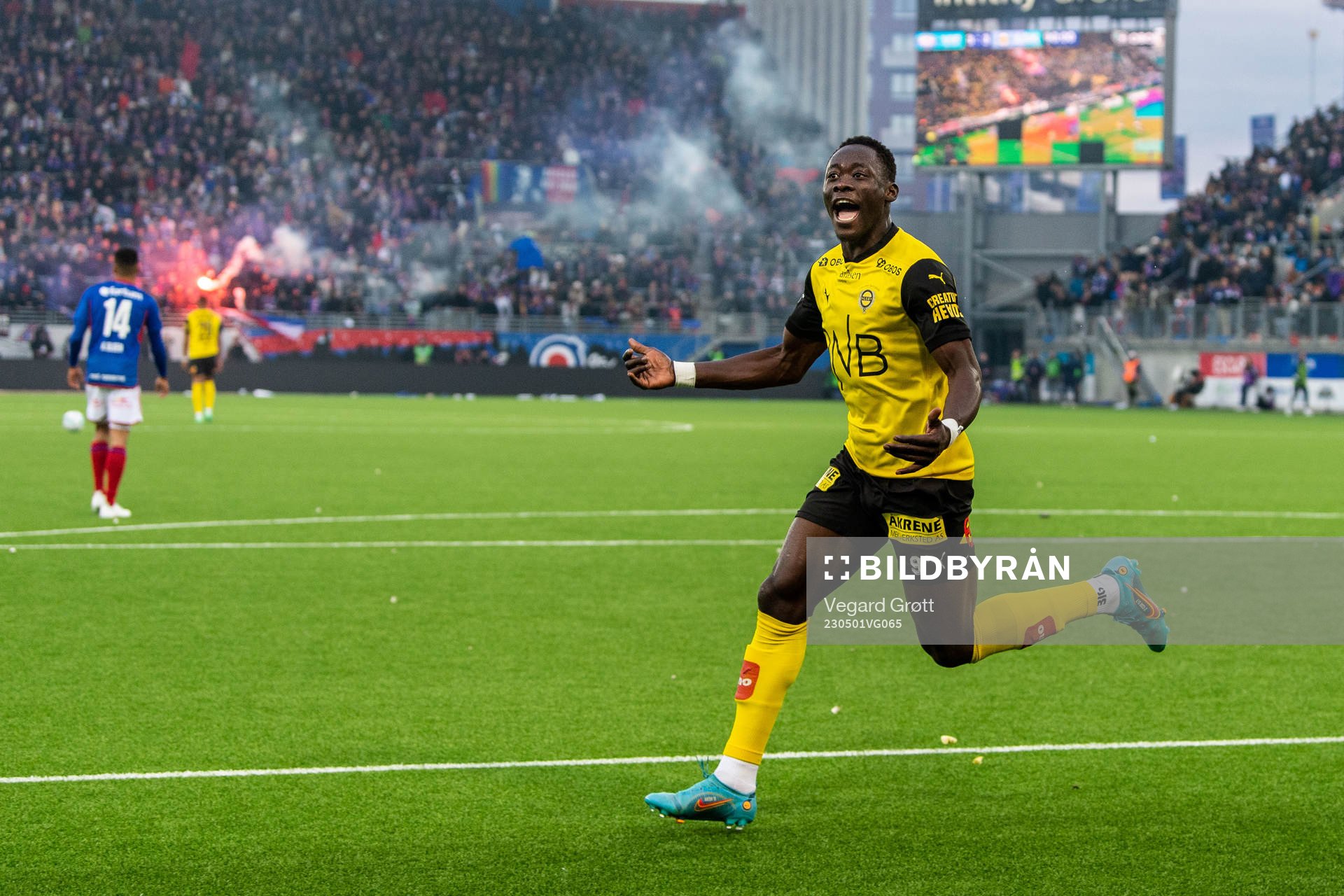 Akor Adams of Lillestrøm celebrates scoring 3-4