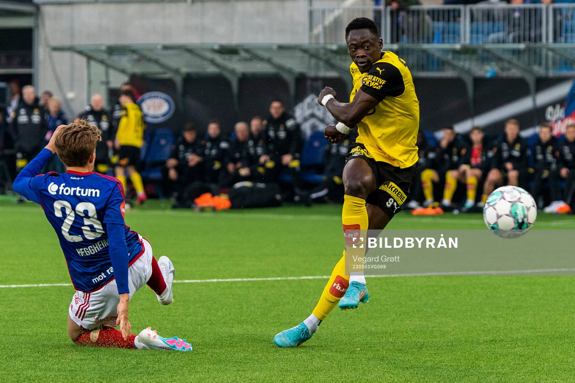 Akor Adams of Lillestrøm scores 3-4