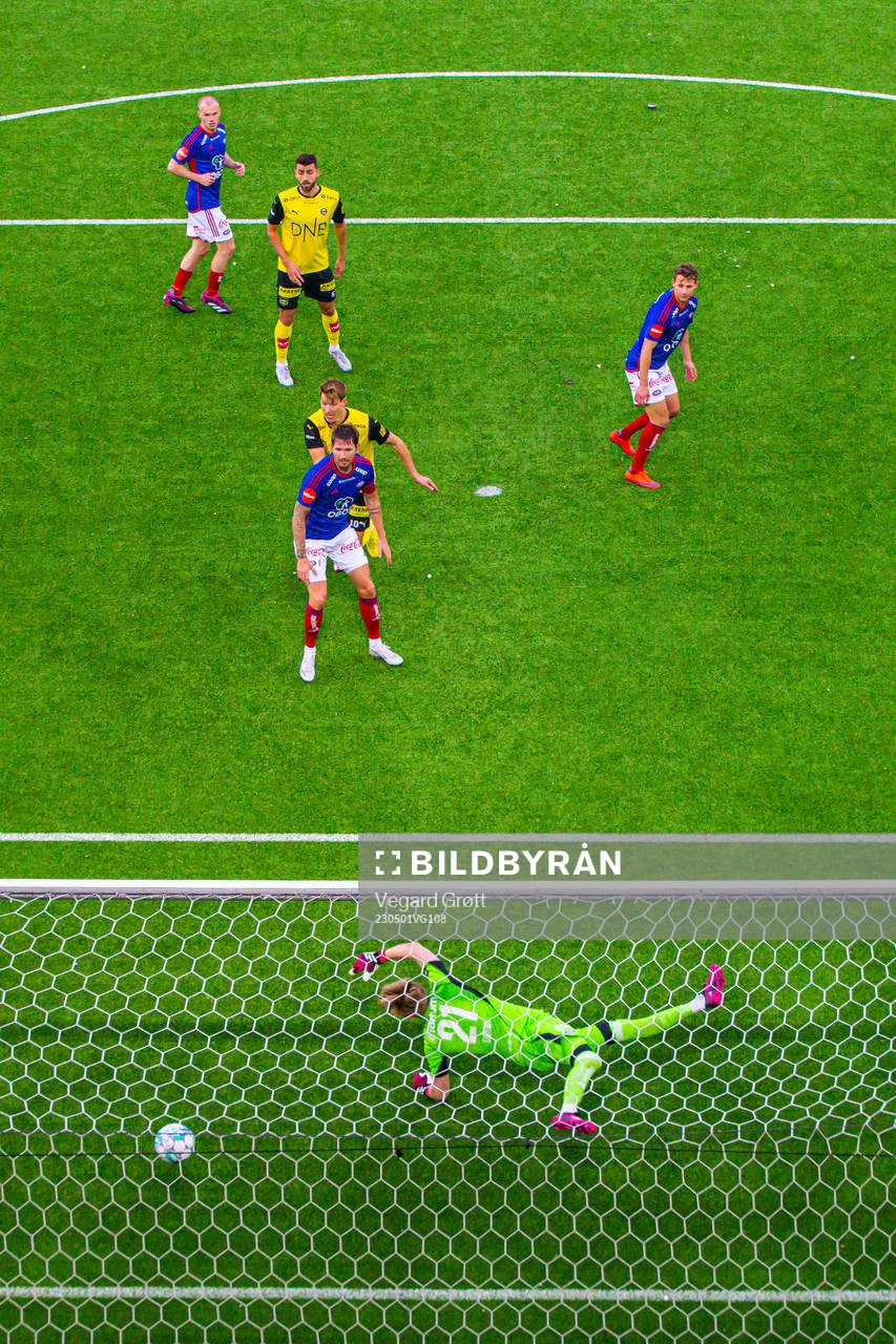 Petter Strand, Stefan Strandberg, goalkeeper Magnus Smelhus