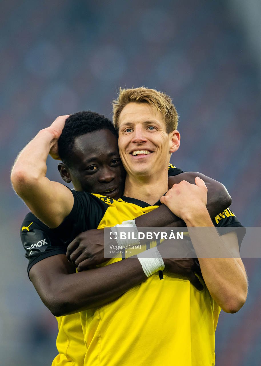 Akor Adams and Thomas Lehne Olsen of Lillestrøm celebrate