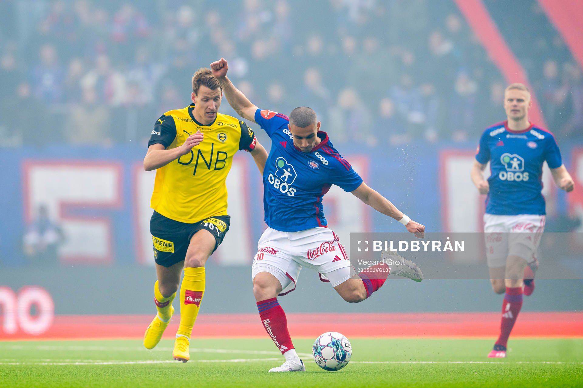 Thomas Lehne Olsen of Lillestrøm and Mohamed Ofkir of