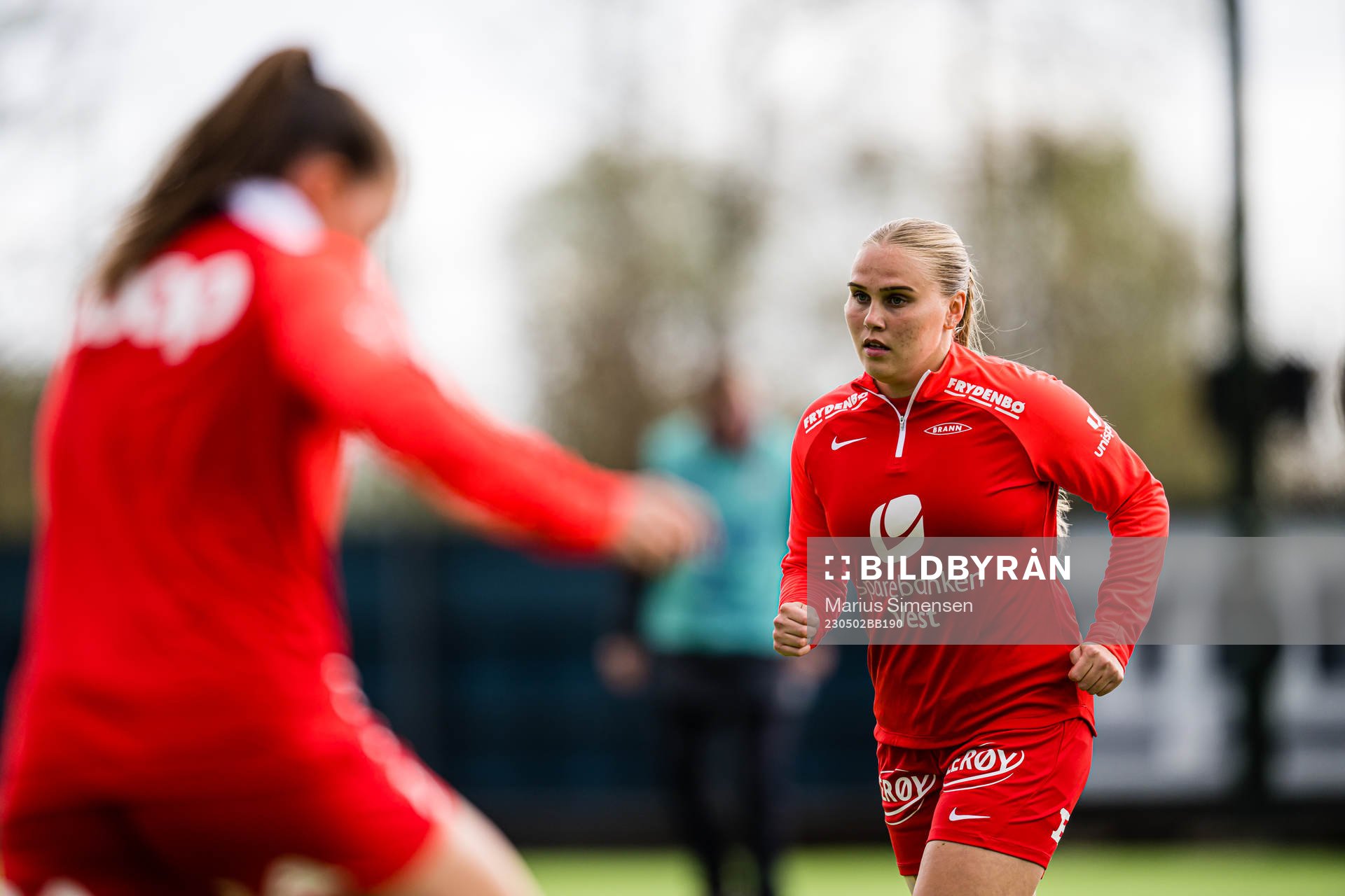 Nanne Ruuskanen of Brann warms up