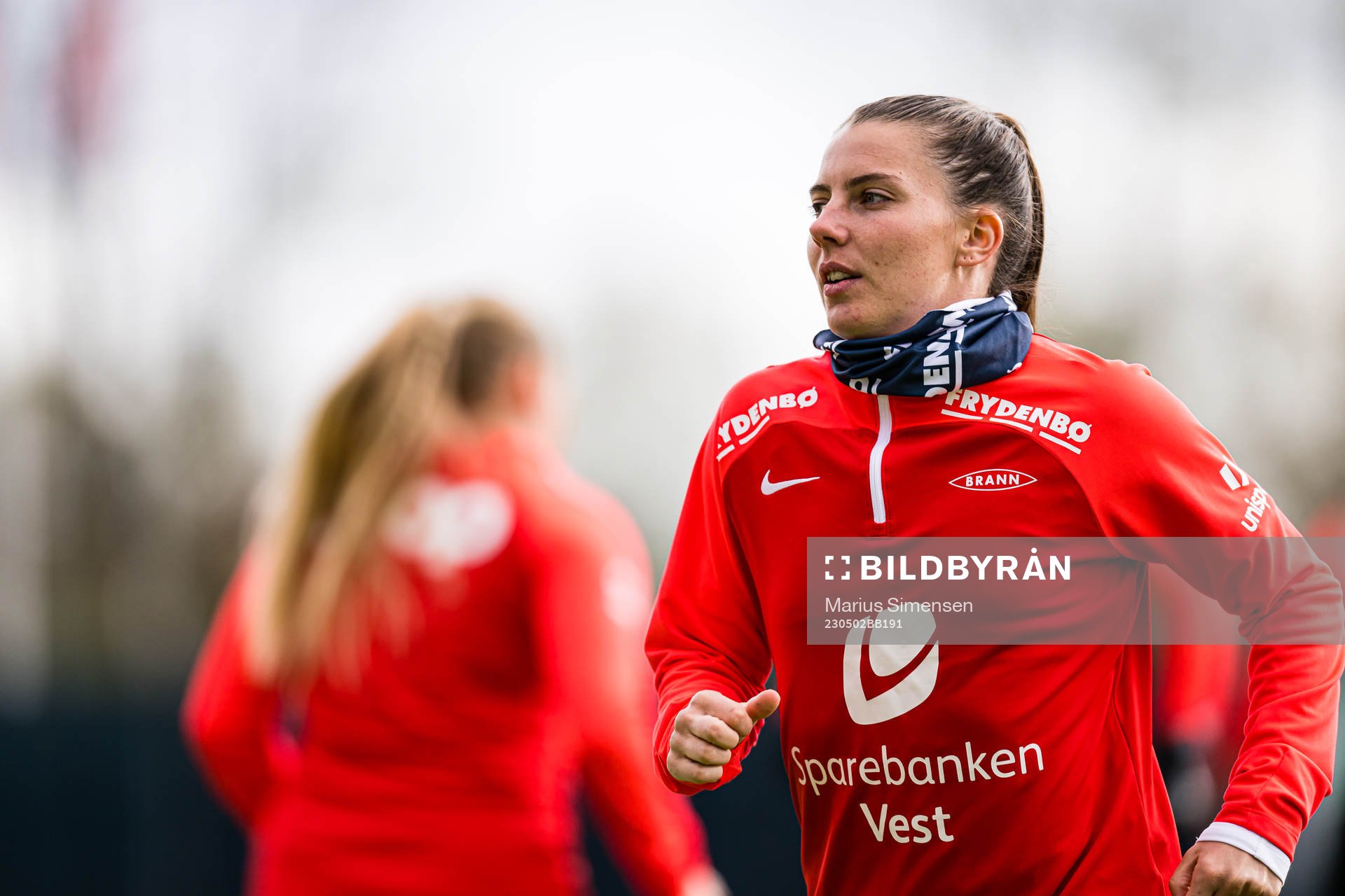 Cecilie Redisch Kvamme of Brann warms up