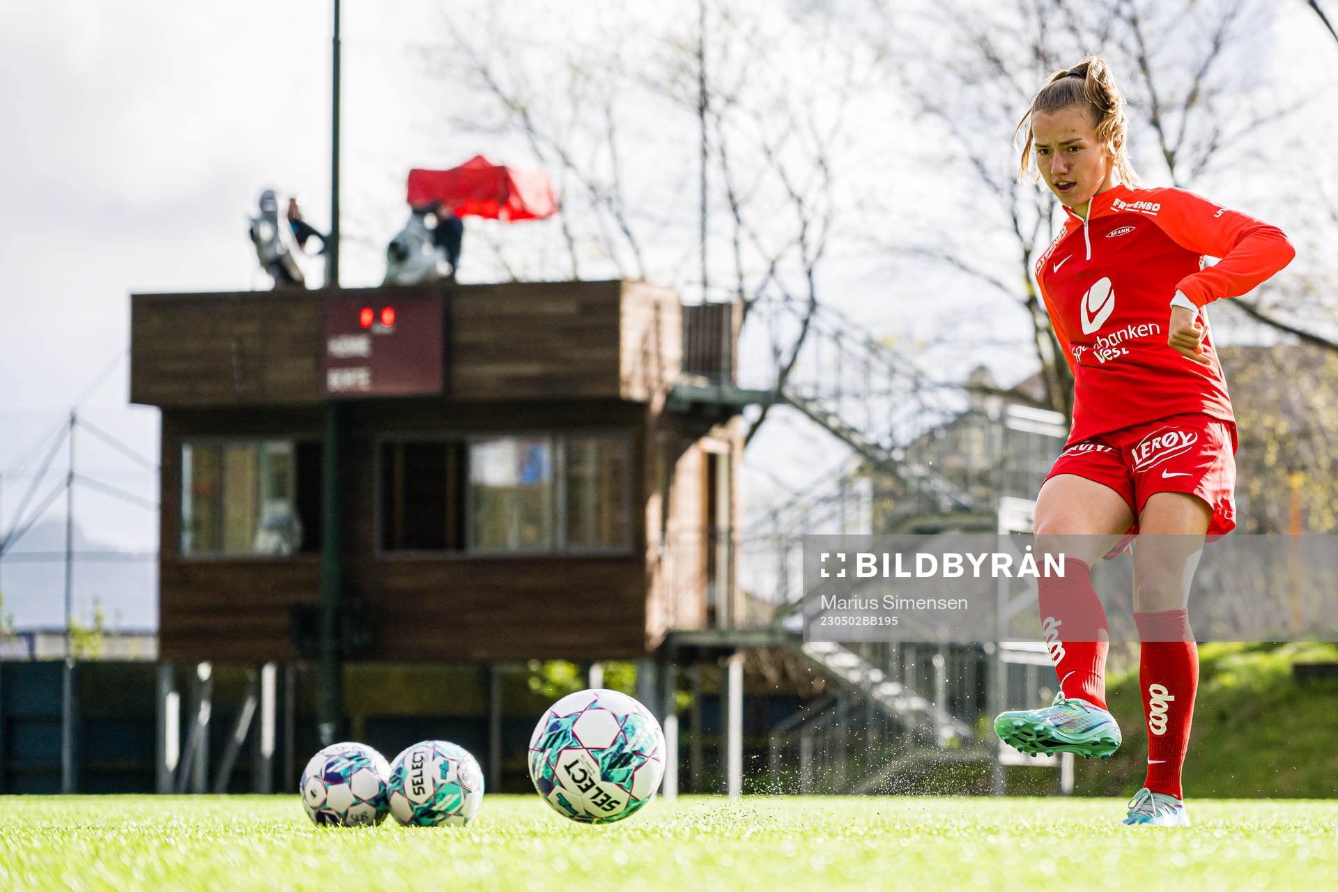 Sara Jane Ritter of Brann warms up